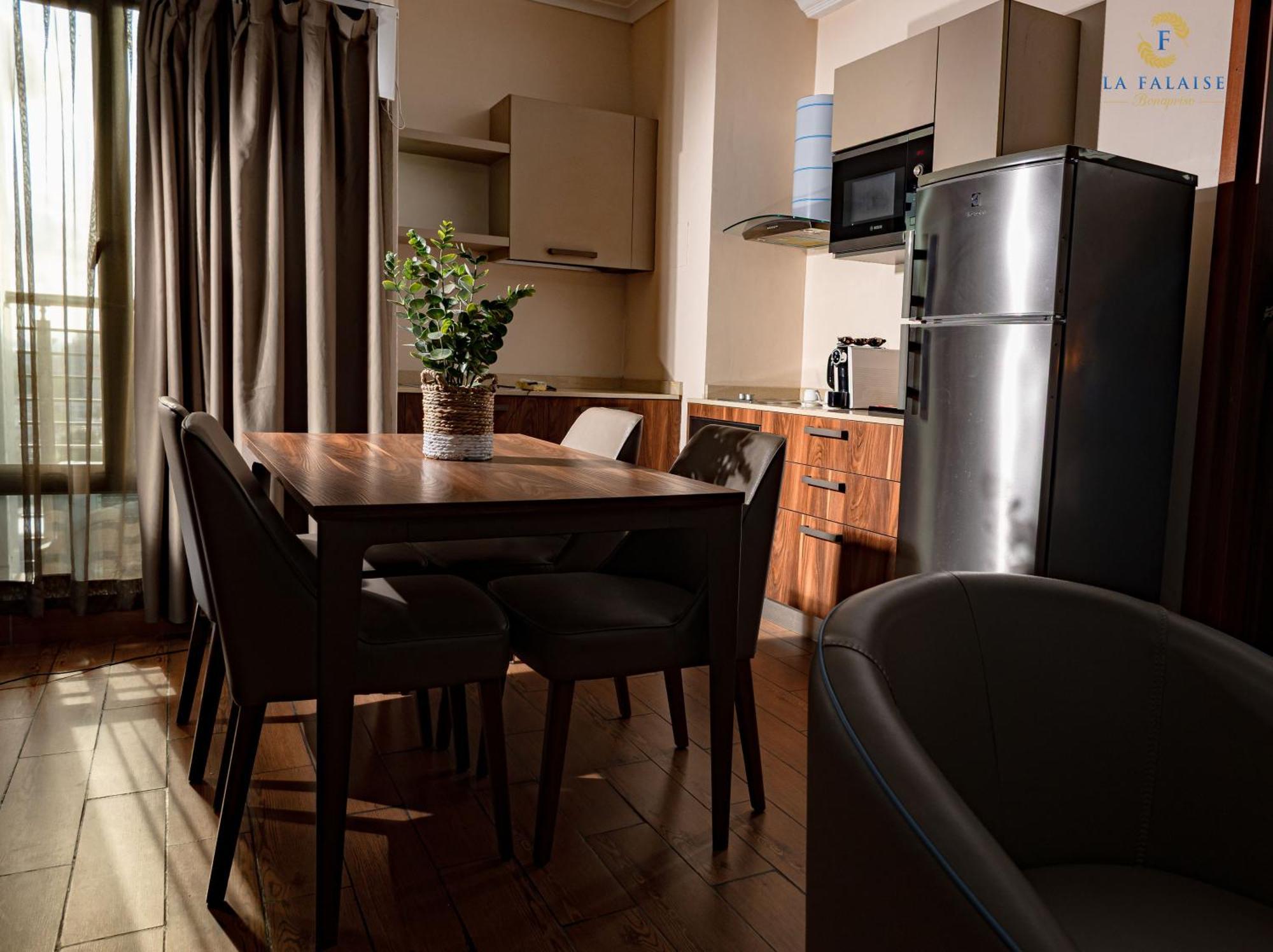 Deluxe Apartment