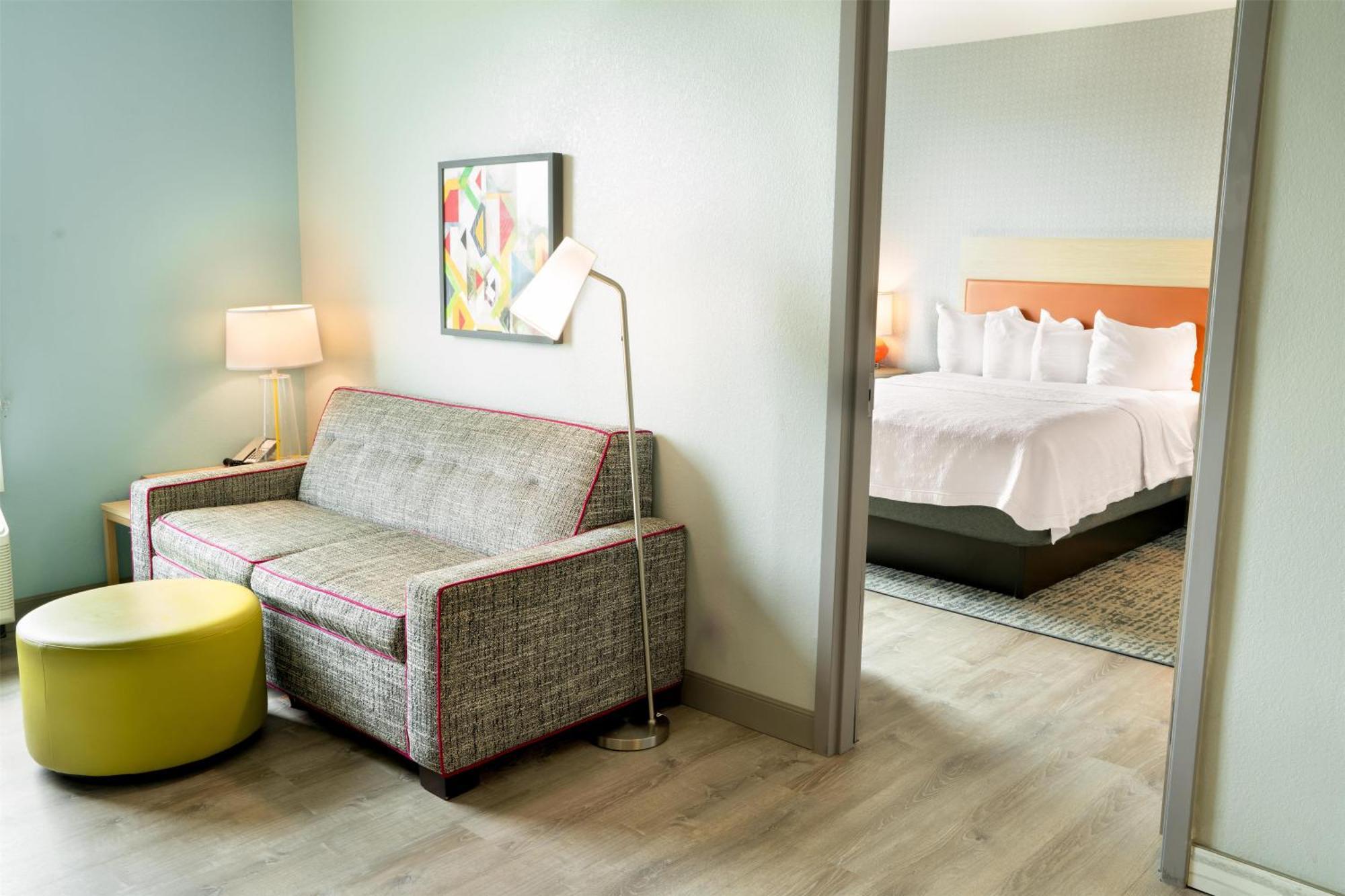 One-Bedroom Queen Suite - Non-Smoking