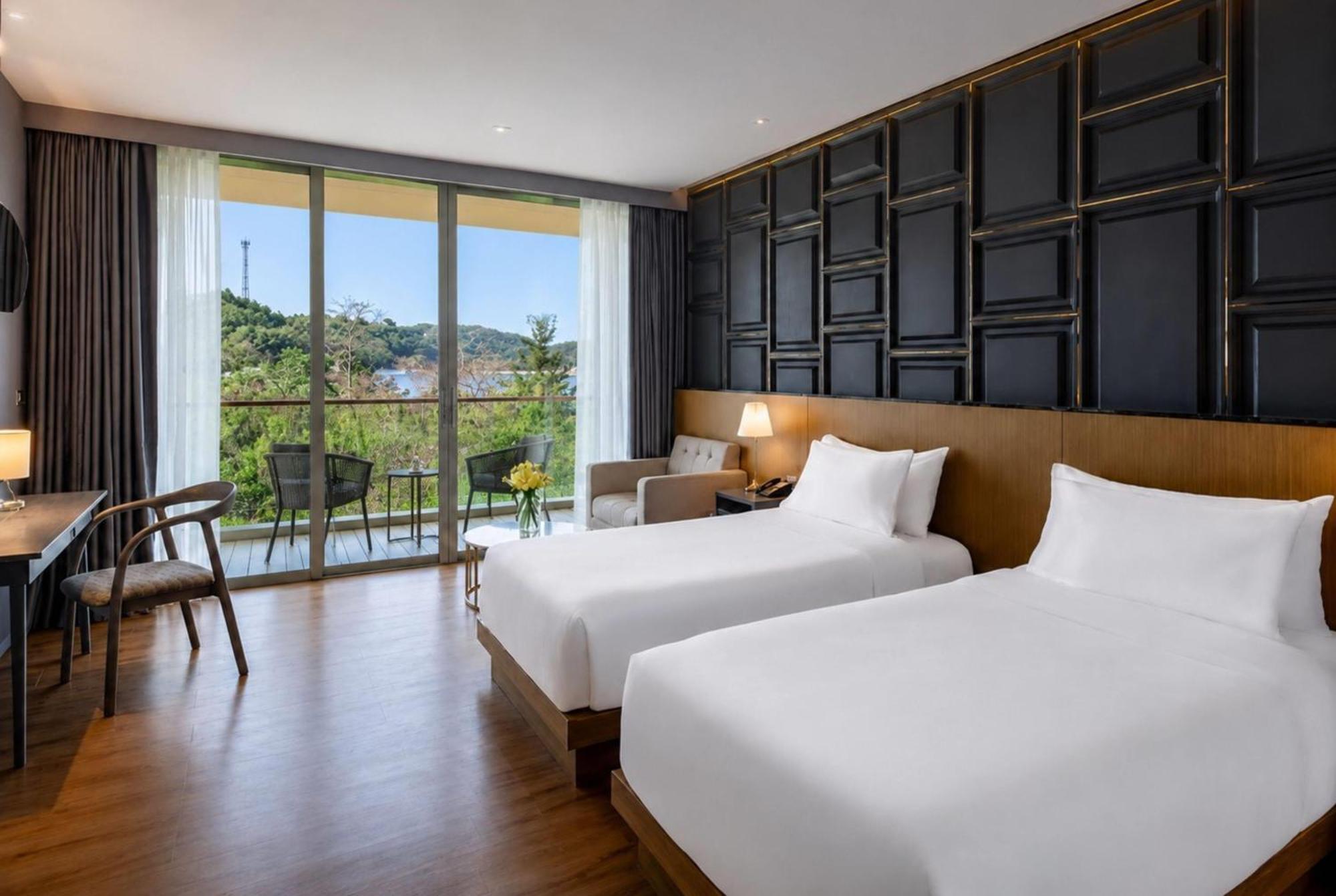 Deluxe Twin Room with Lagoon View - Non-Smoking