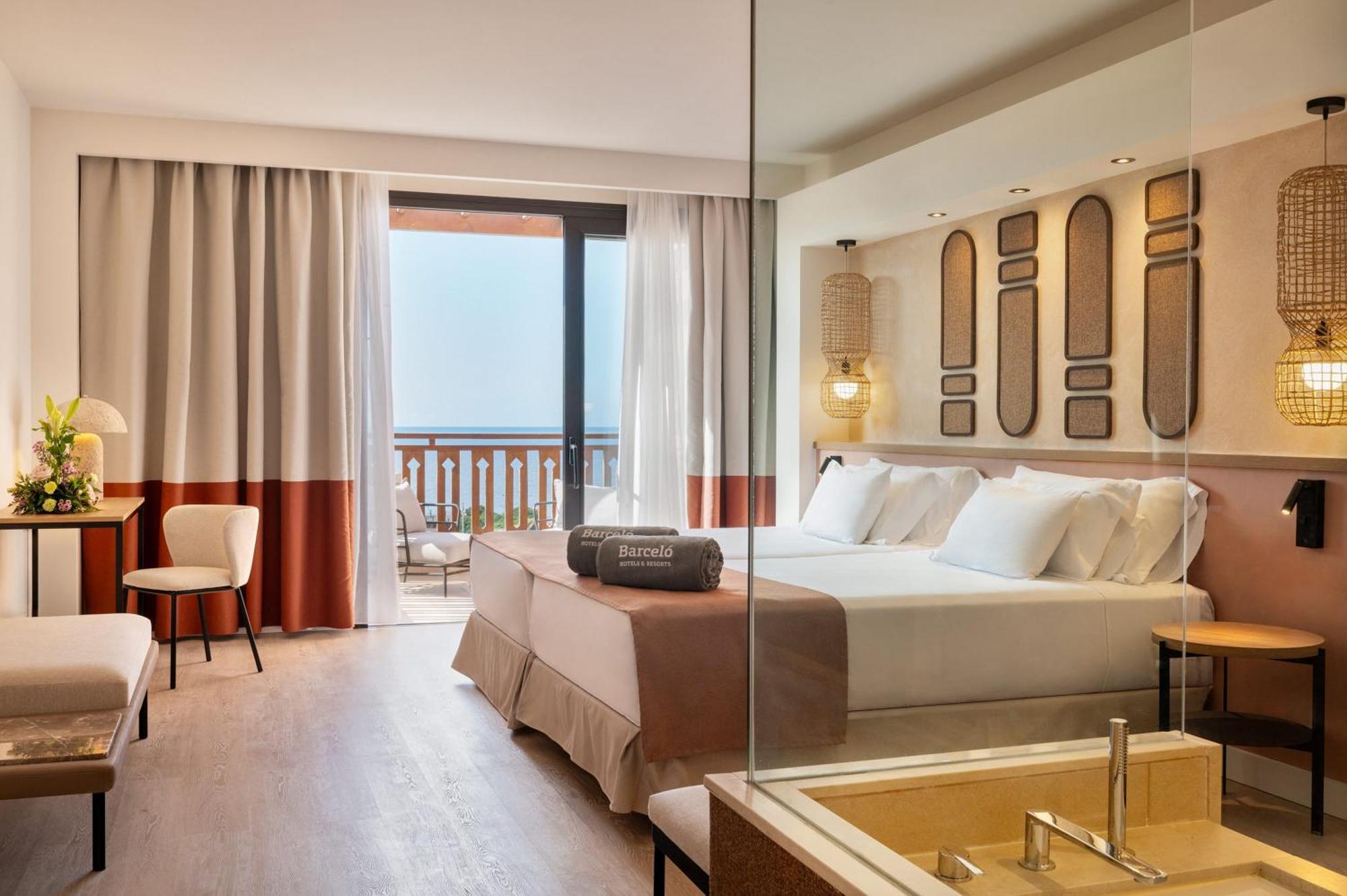 Deluxe Double Room with Sea View