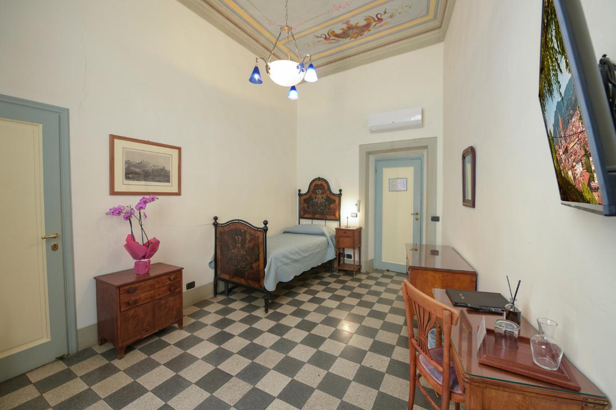 Single Room with Private External Bathroom