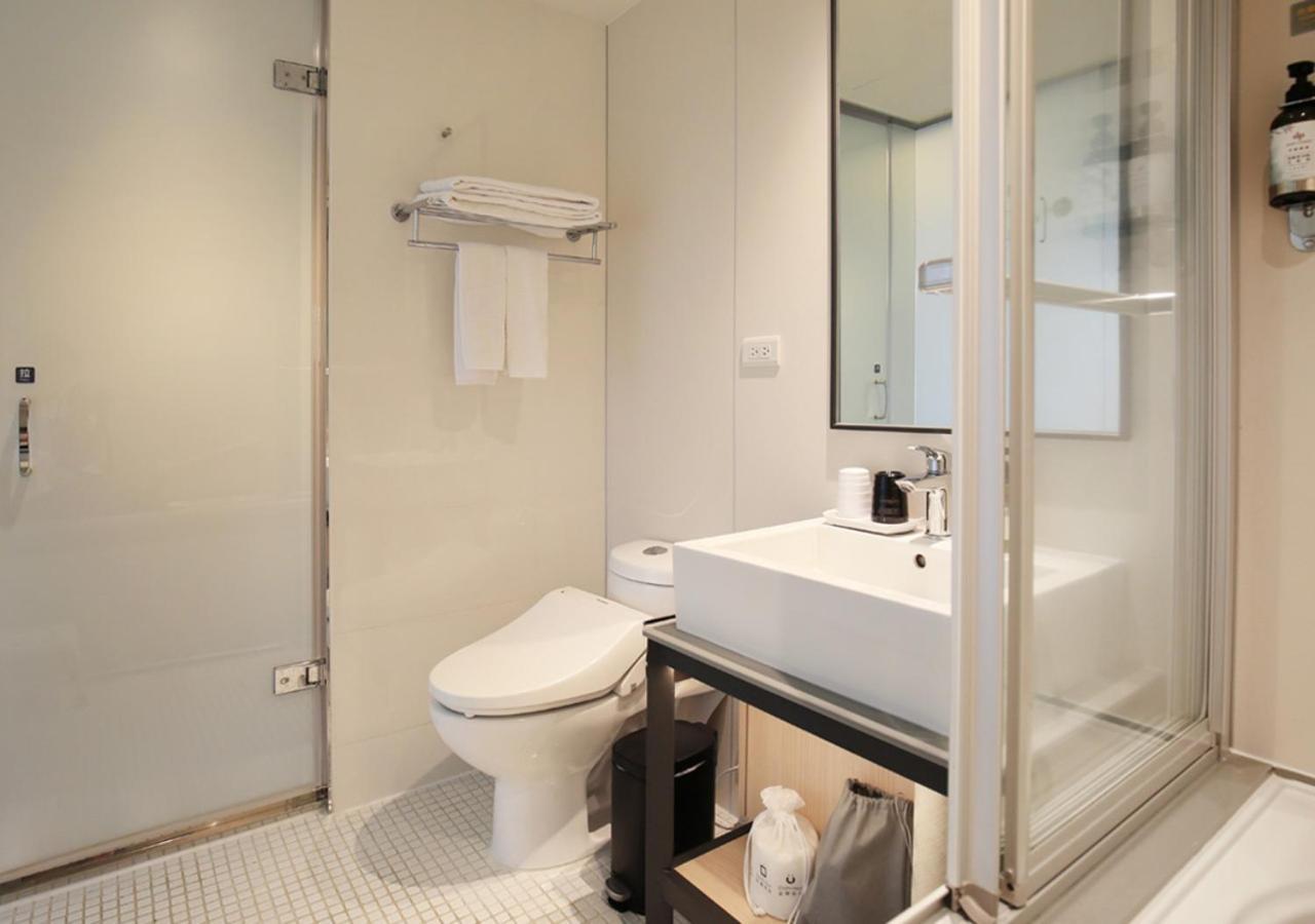 Deluxe Twin Room with City View
