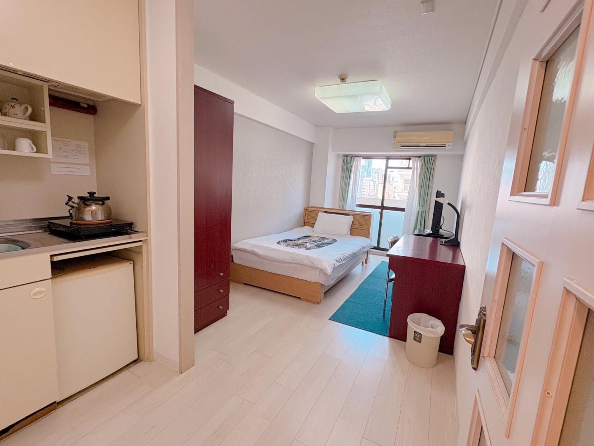 Single Room - Non-Smoking
