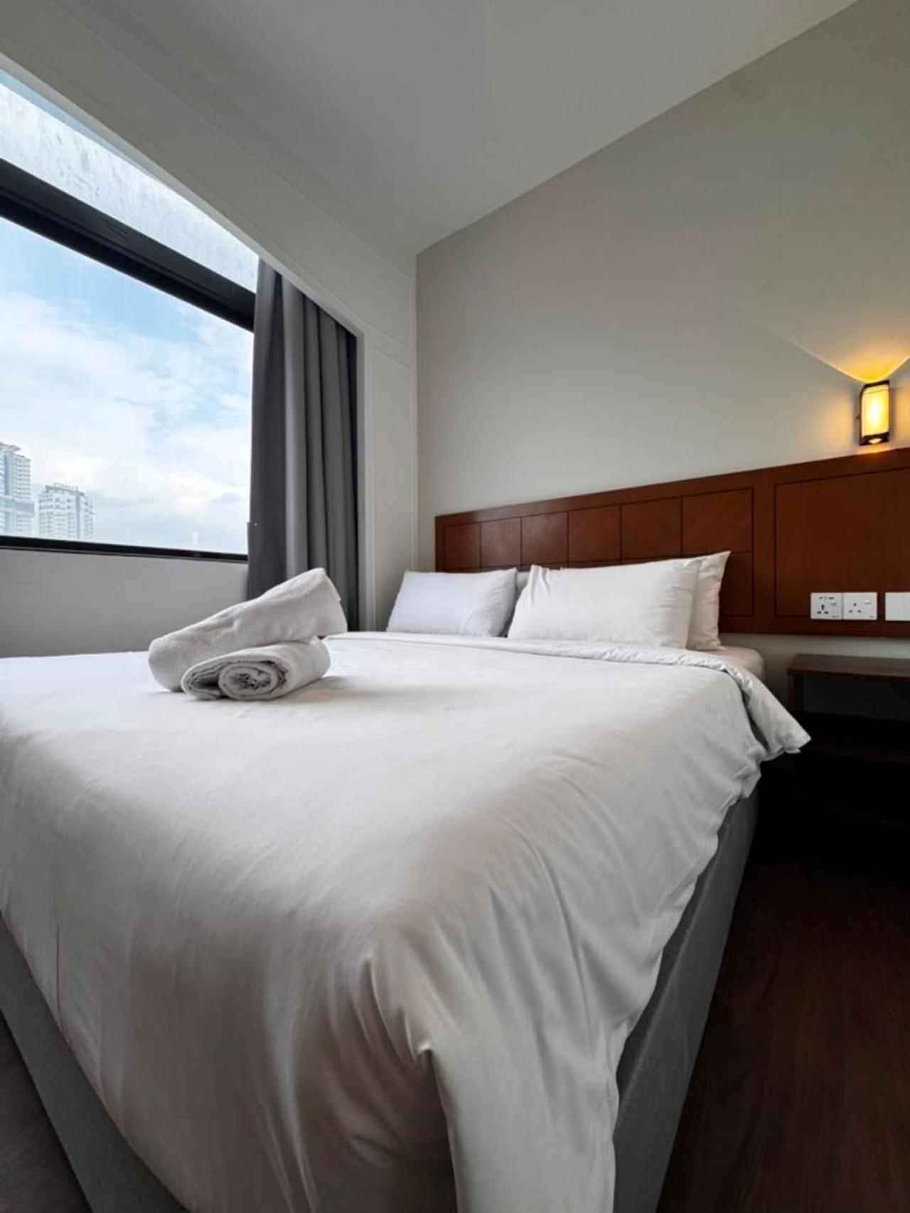 Deluxe Queen Room
