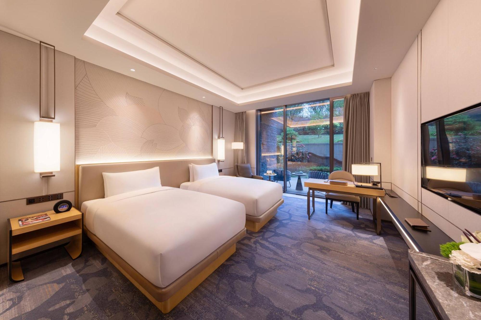 Premium Room with Garden
