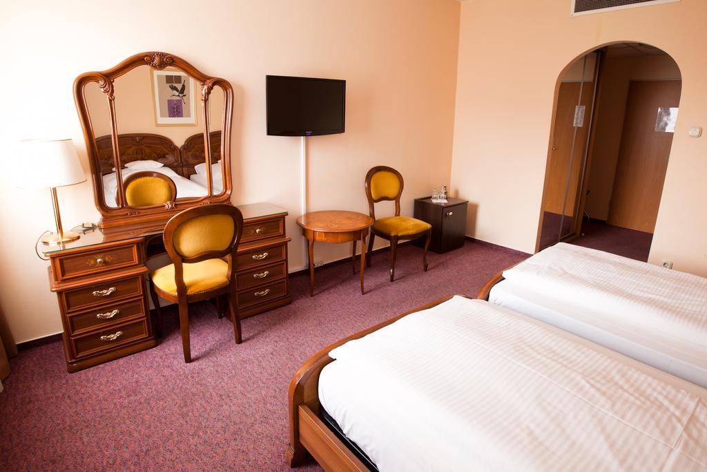Business Twin Room