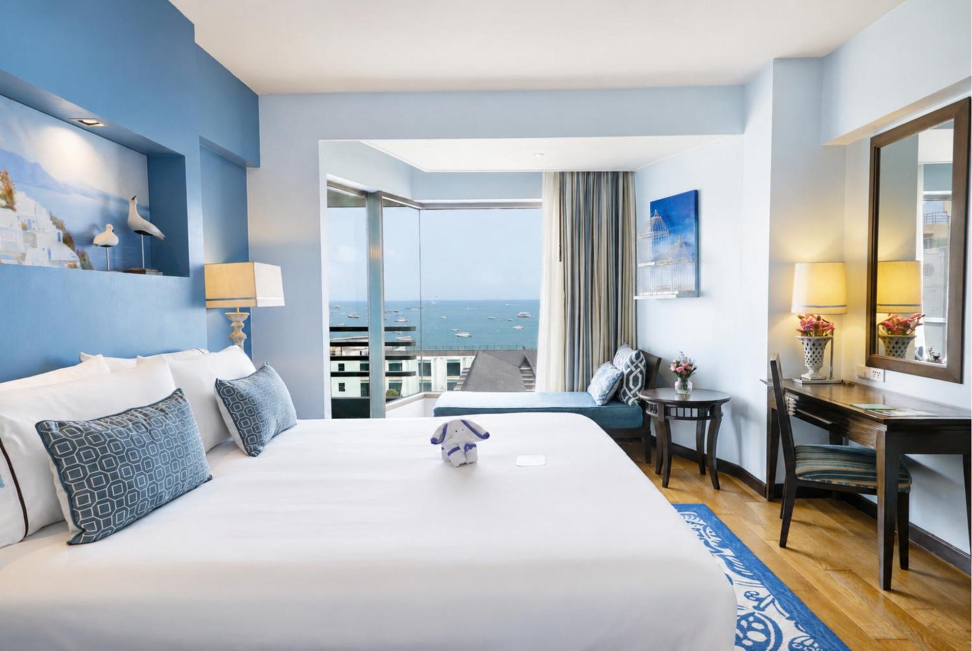 Deluxe Sea View King Bed