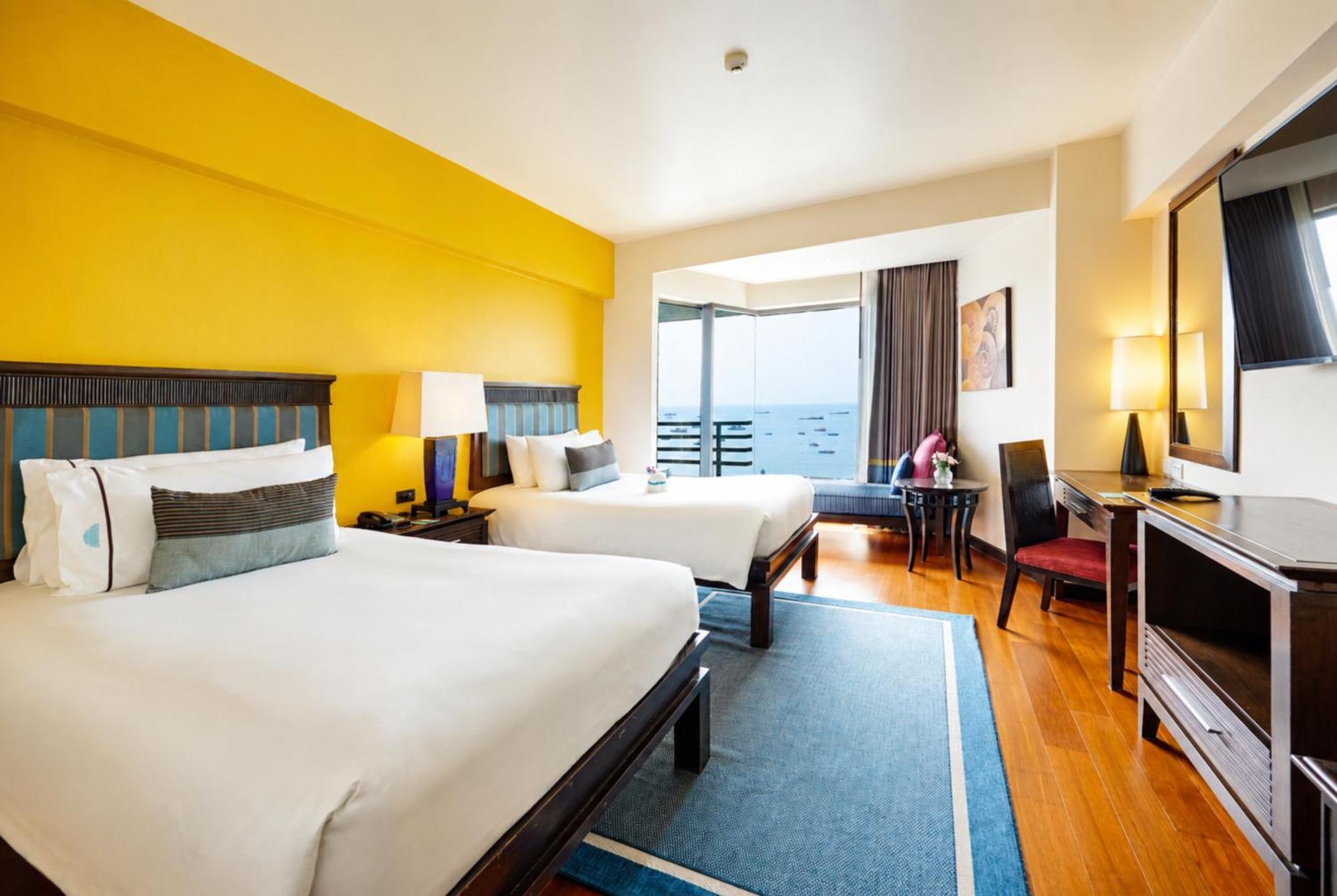 Deluxe Sea View High Floor Twin Bed