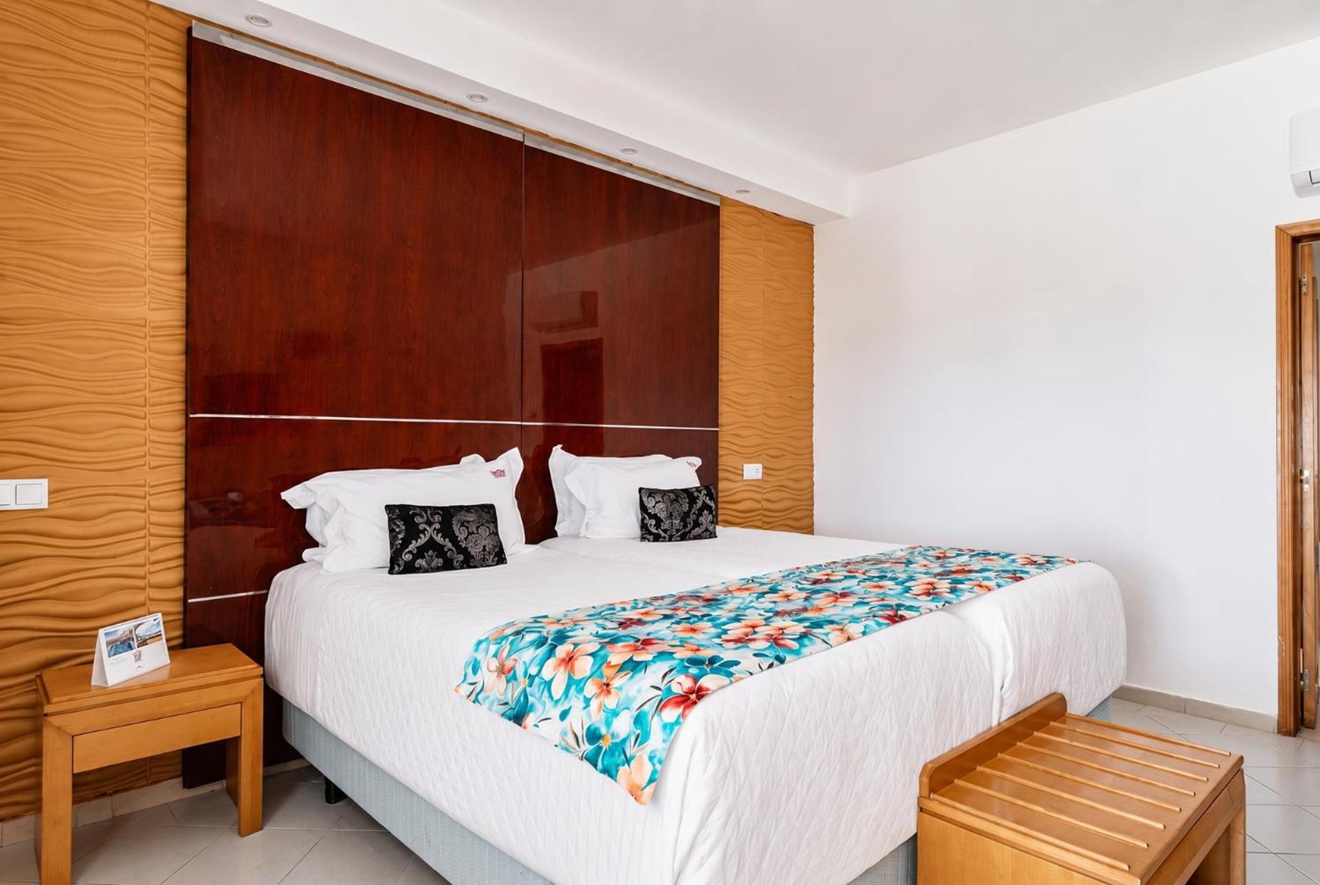 One-Bedroom Junior Standard (2 Adults)