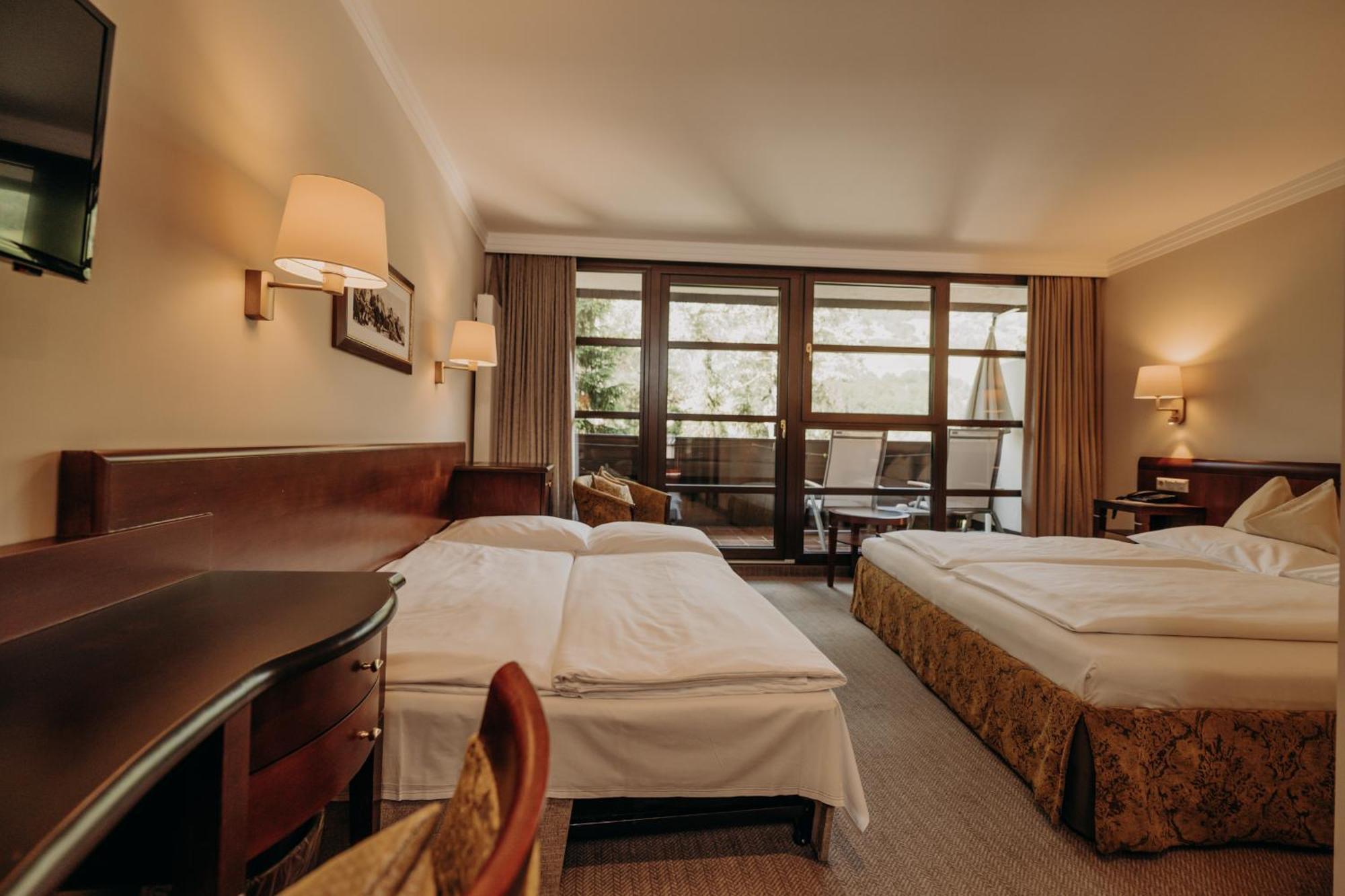 Family room (2 adults + 2 children up to 12 years)