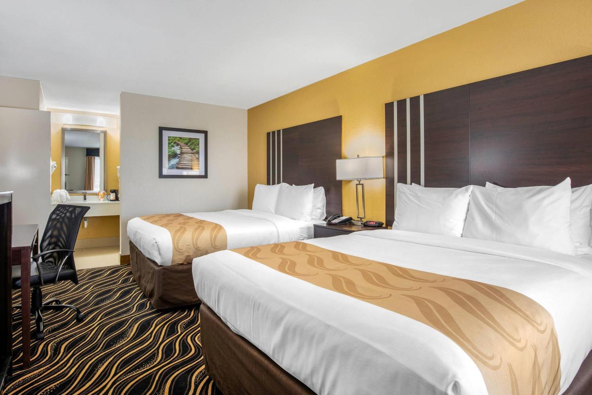 Queen Room with Two Queen Beds - Smoking
