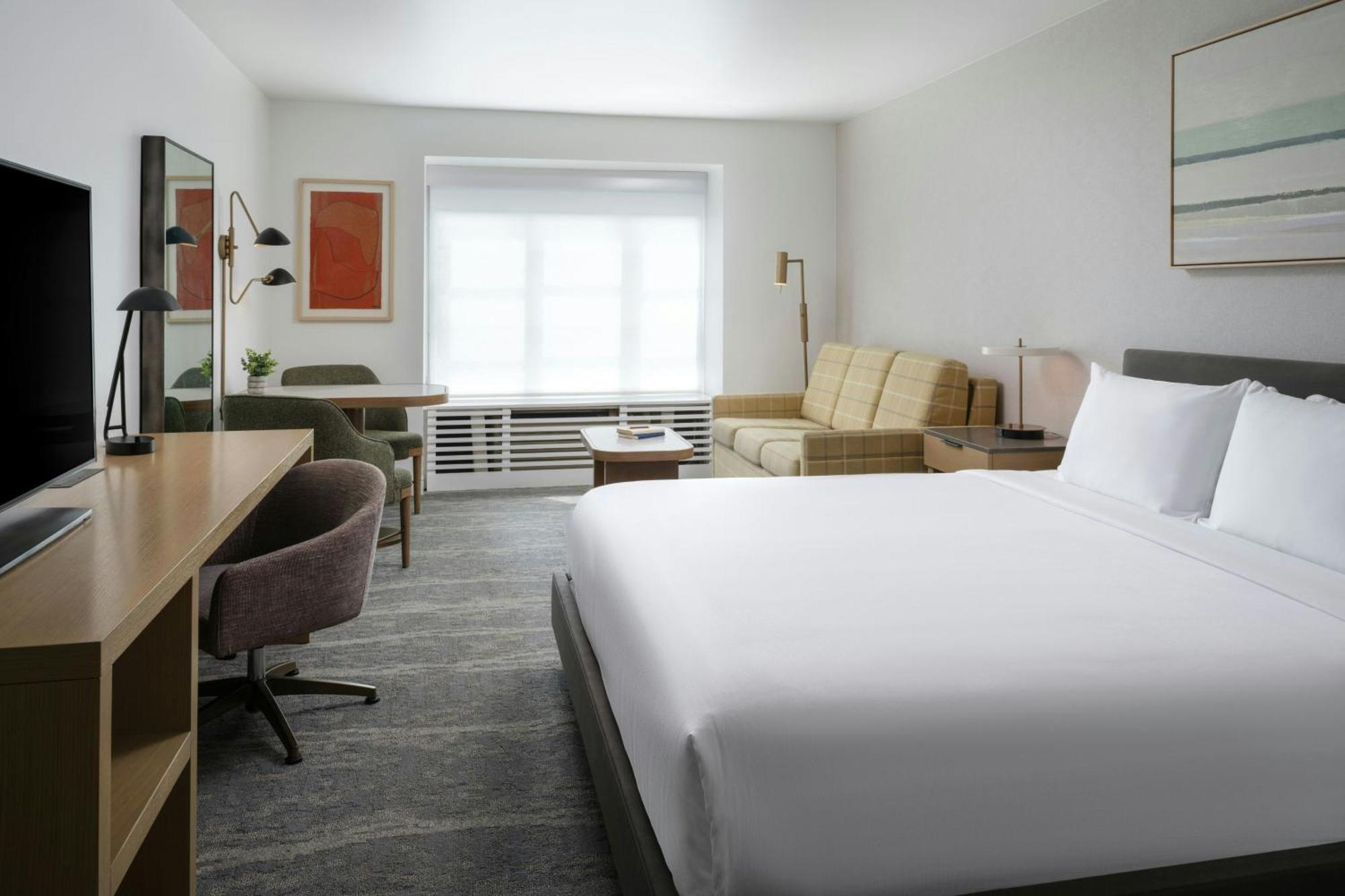 King Room with Sofa Bed and Adapted Tub - Mobility and Hearing Accessible
