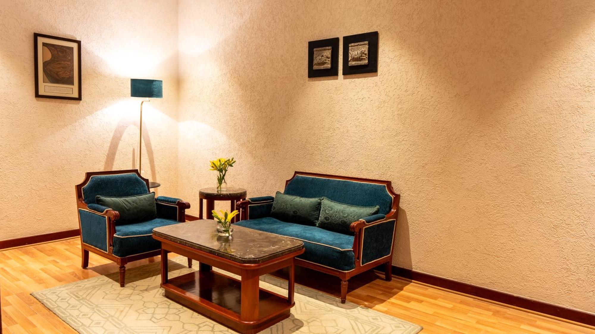 Crown Suite