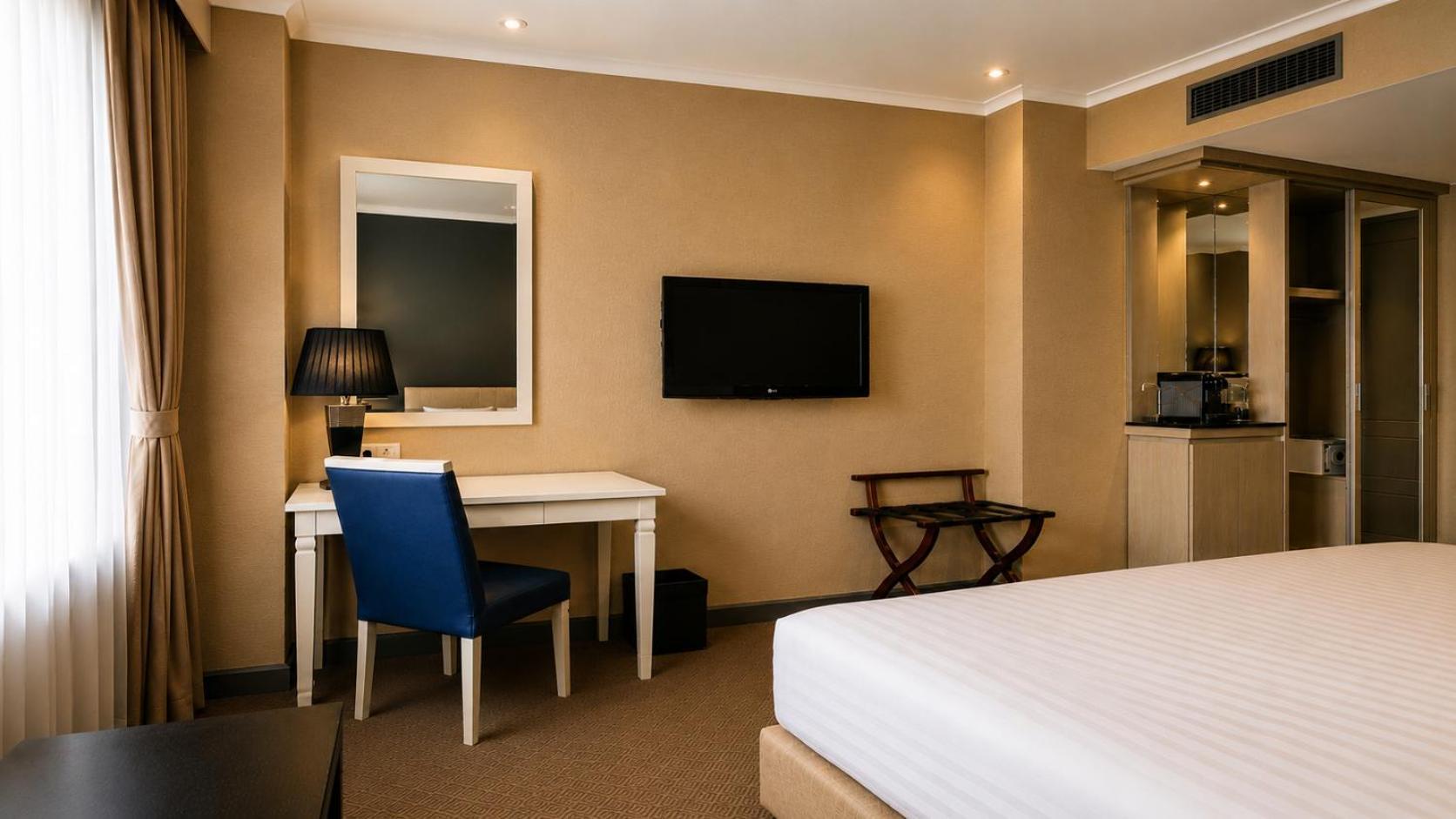Deluxe King Room - Smoking