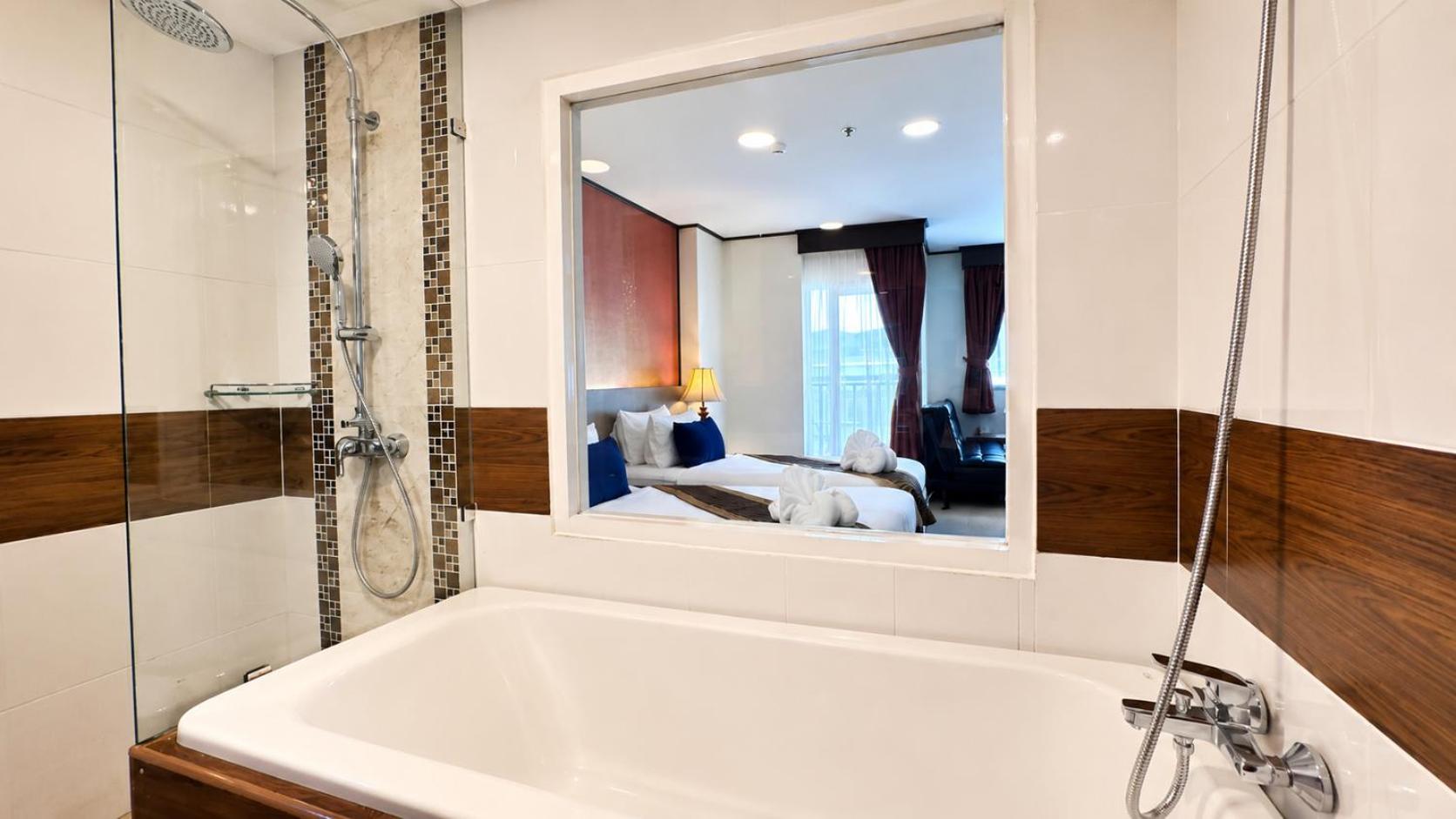 Deluxe Double or Twin Room