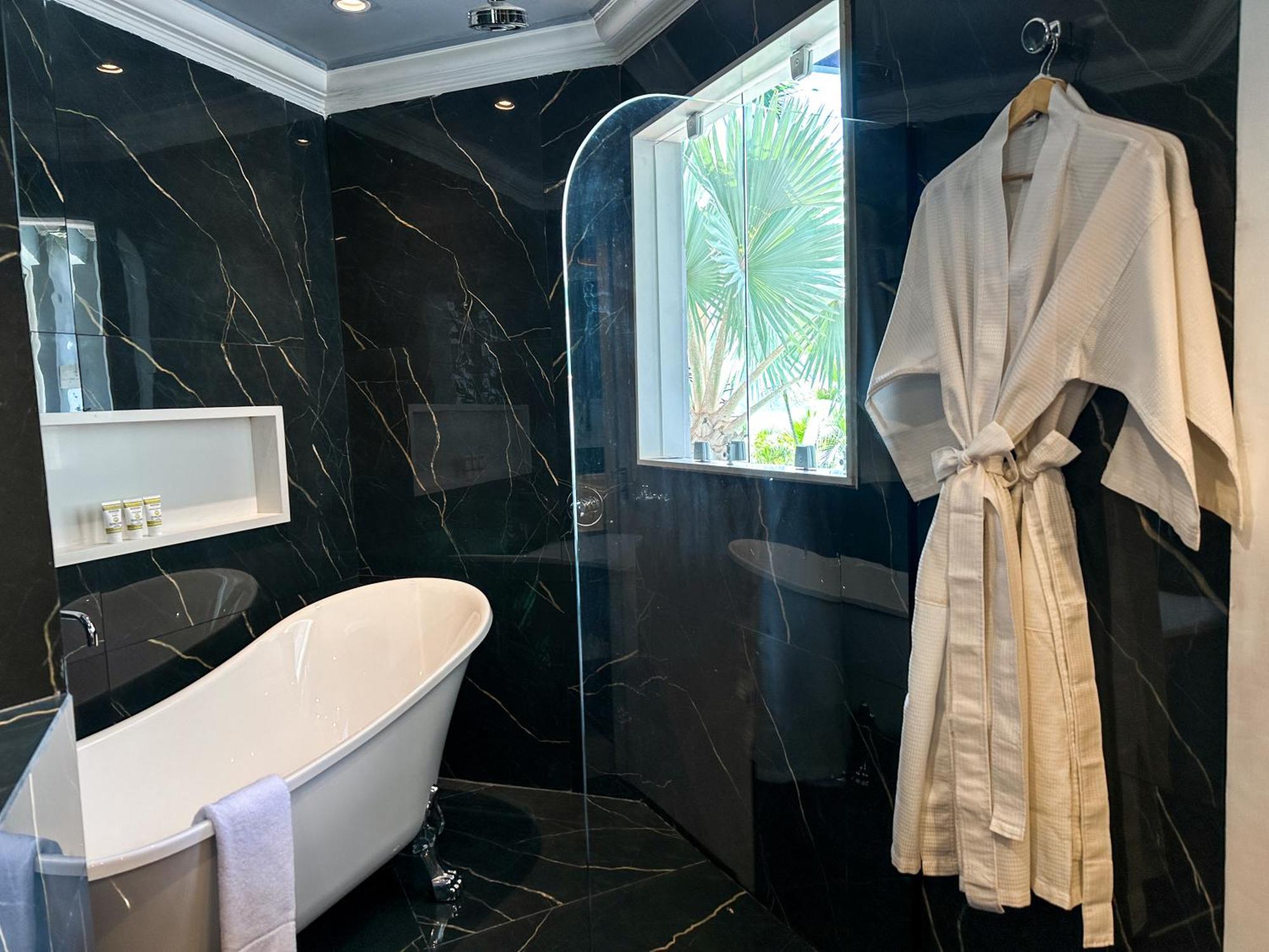 Exclusive Suite with Balcony and Ocean View