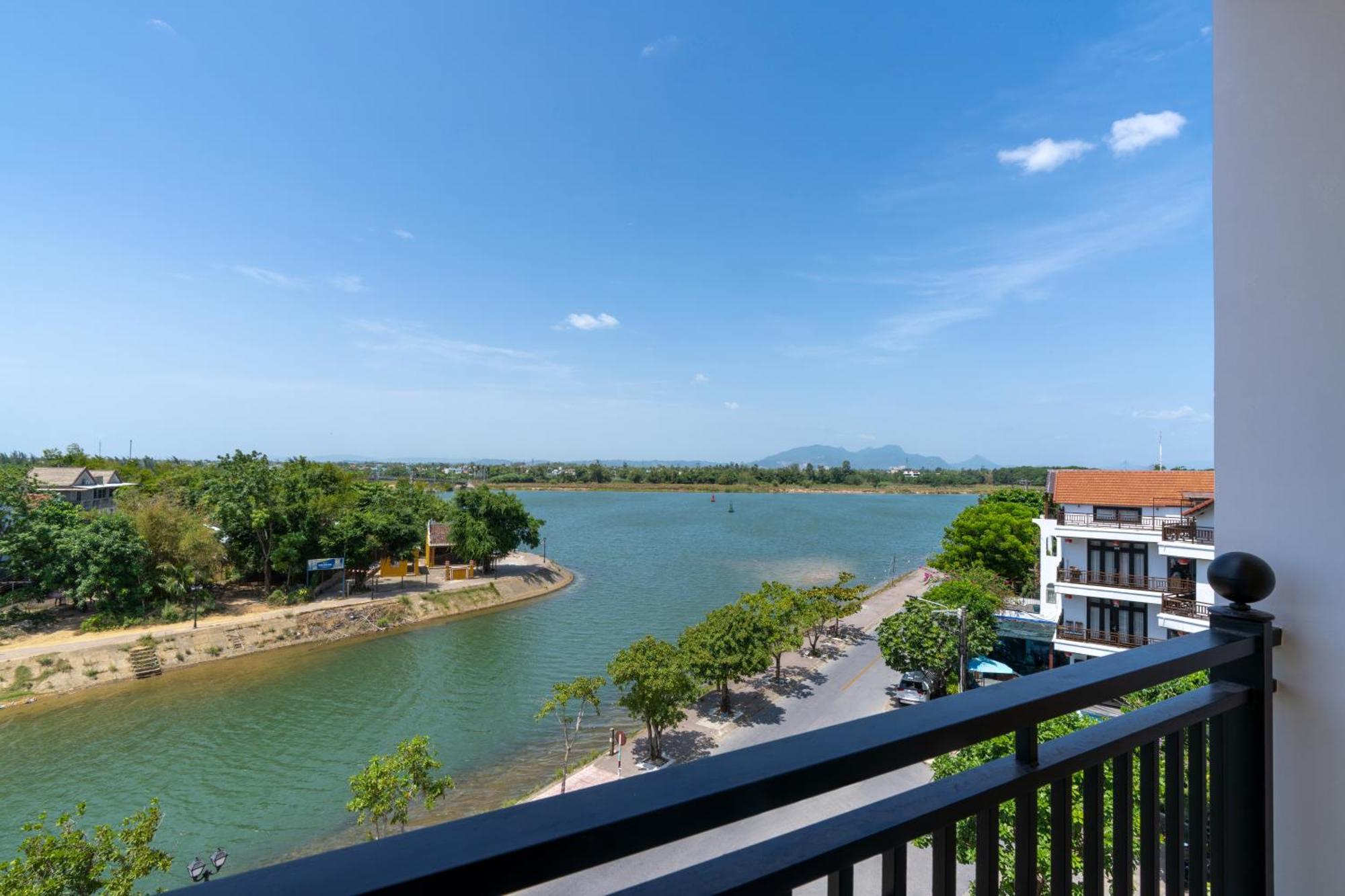 Junior Suite - Water Front
