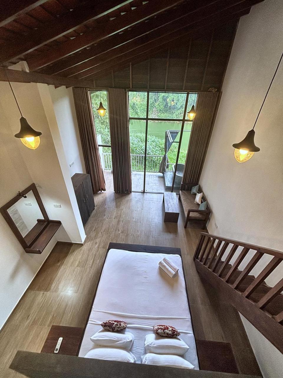 Superior King Suite