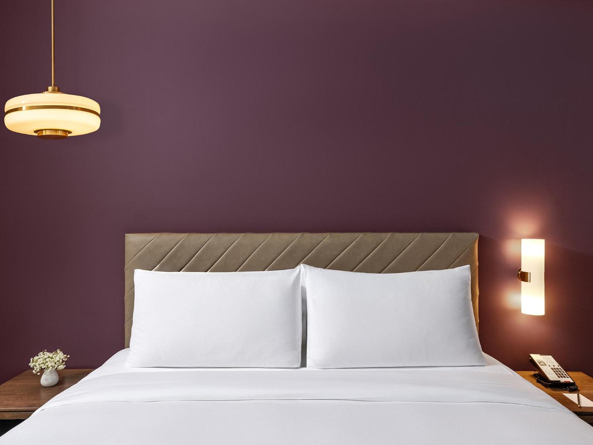 Deluxe King Room with City View