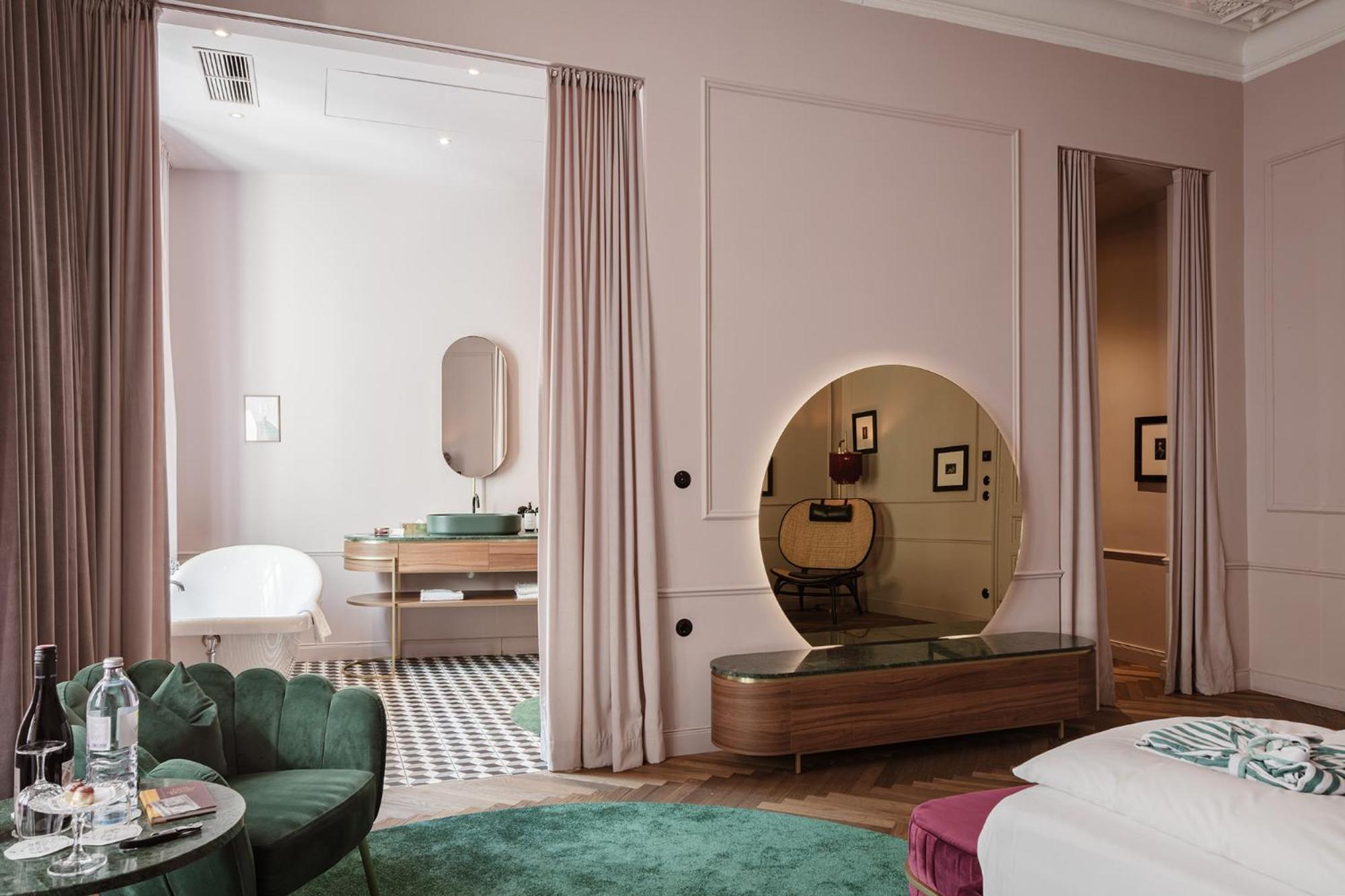 Suite mit Kingsize Bett – Josefine Bel Etage