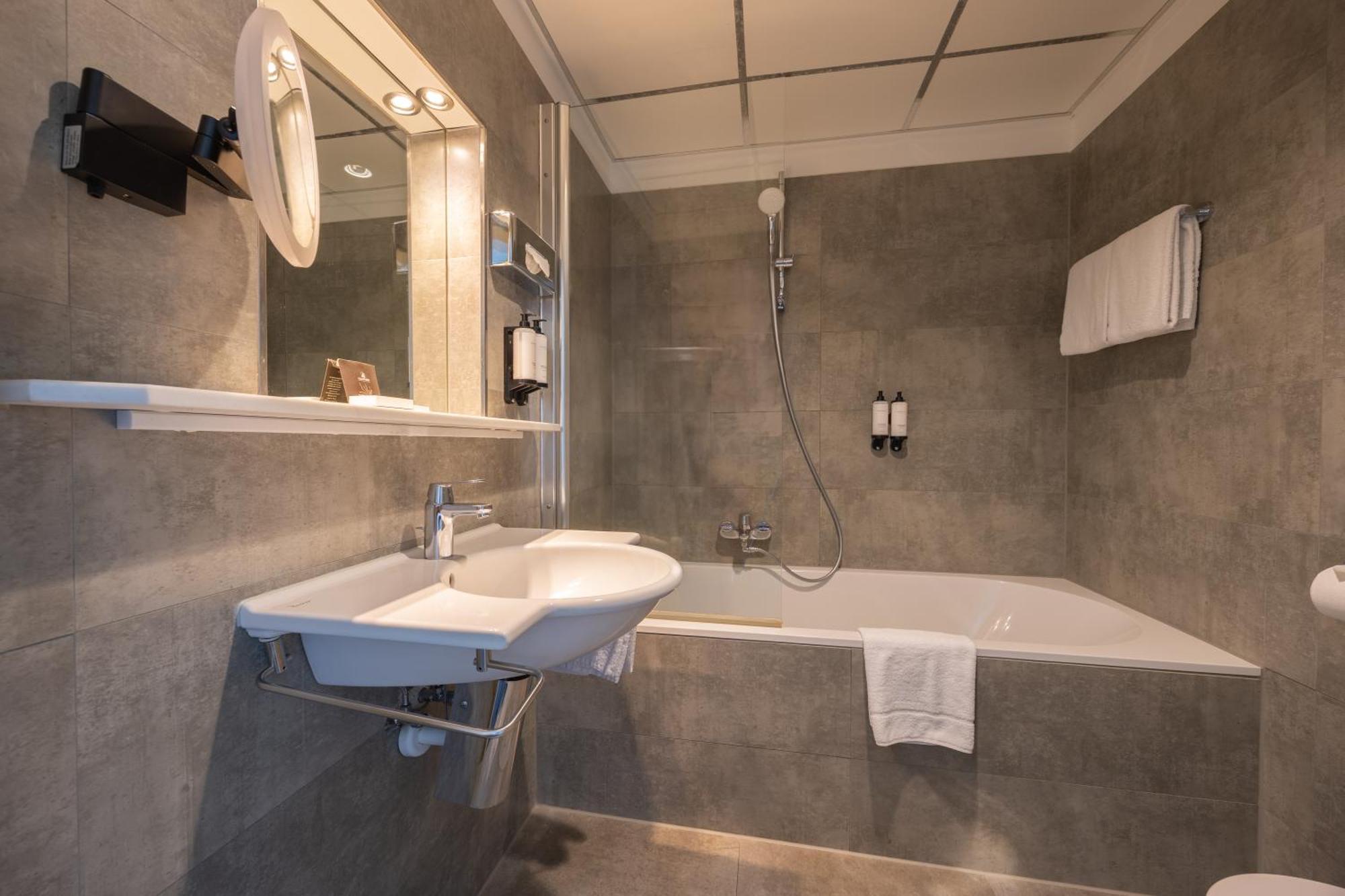 Deluxe Twin/Double Room