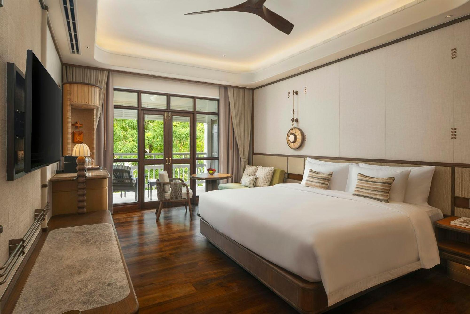 Deluxe King Room