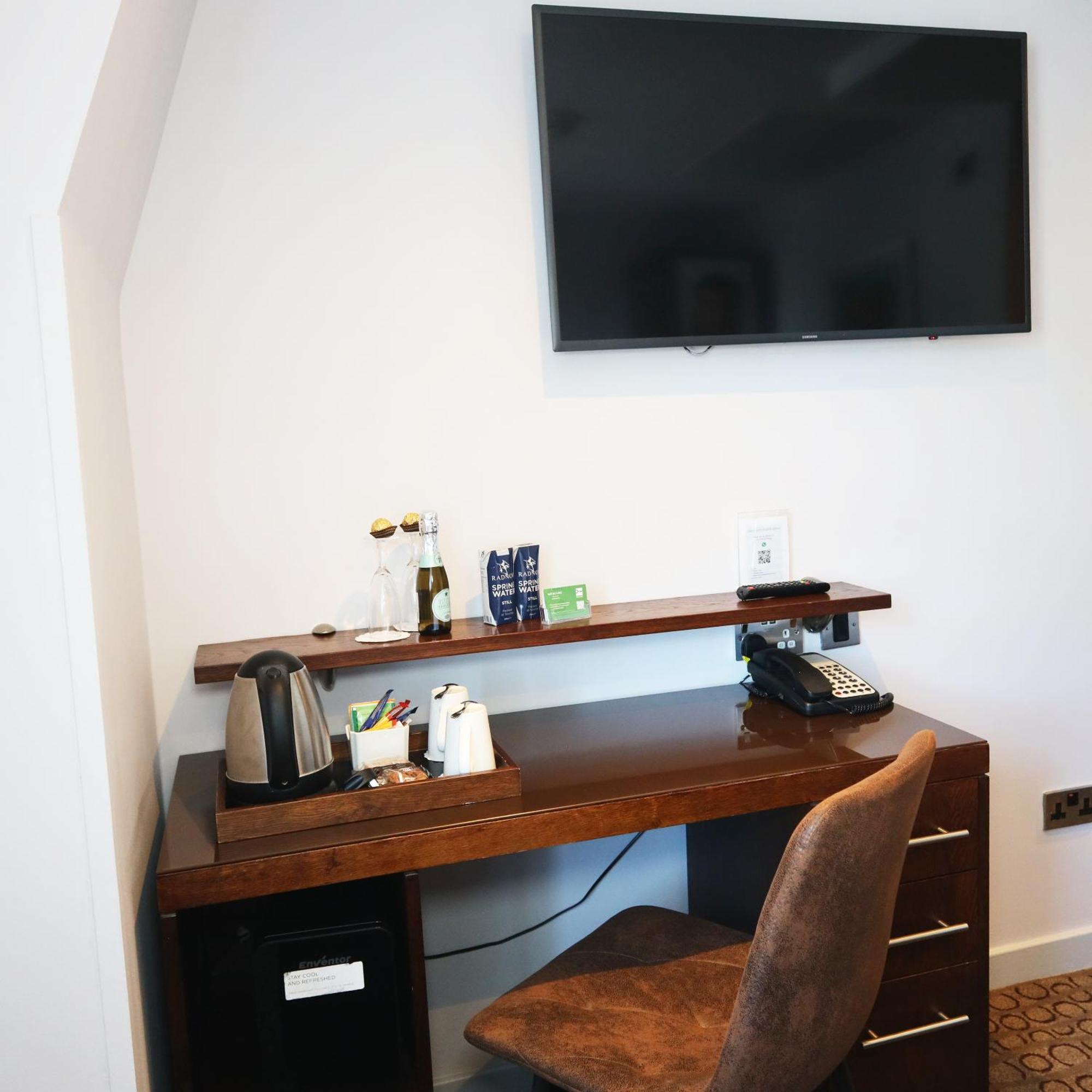 Executive King Room with Sofa Bed