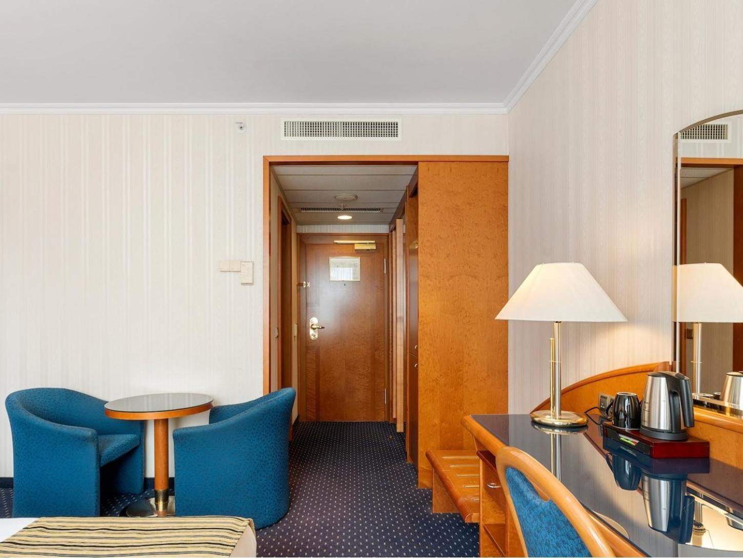 Superior King Room