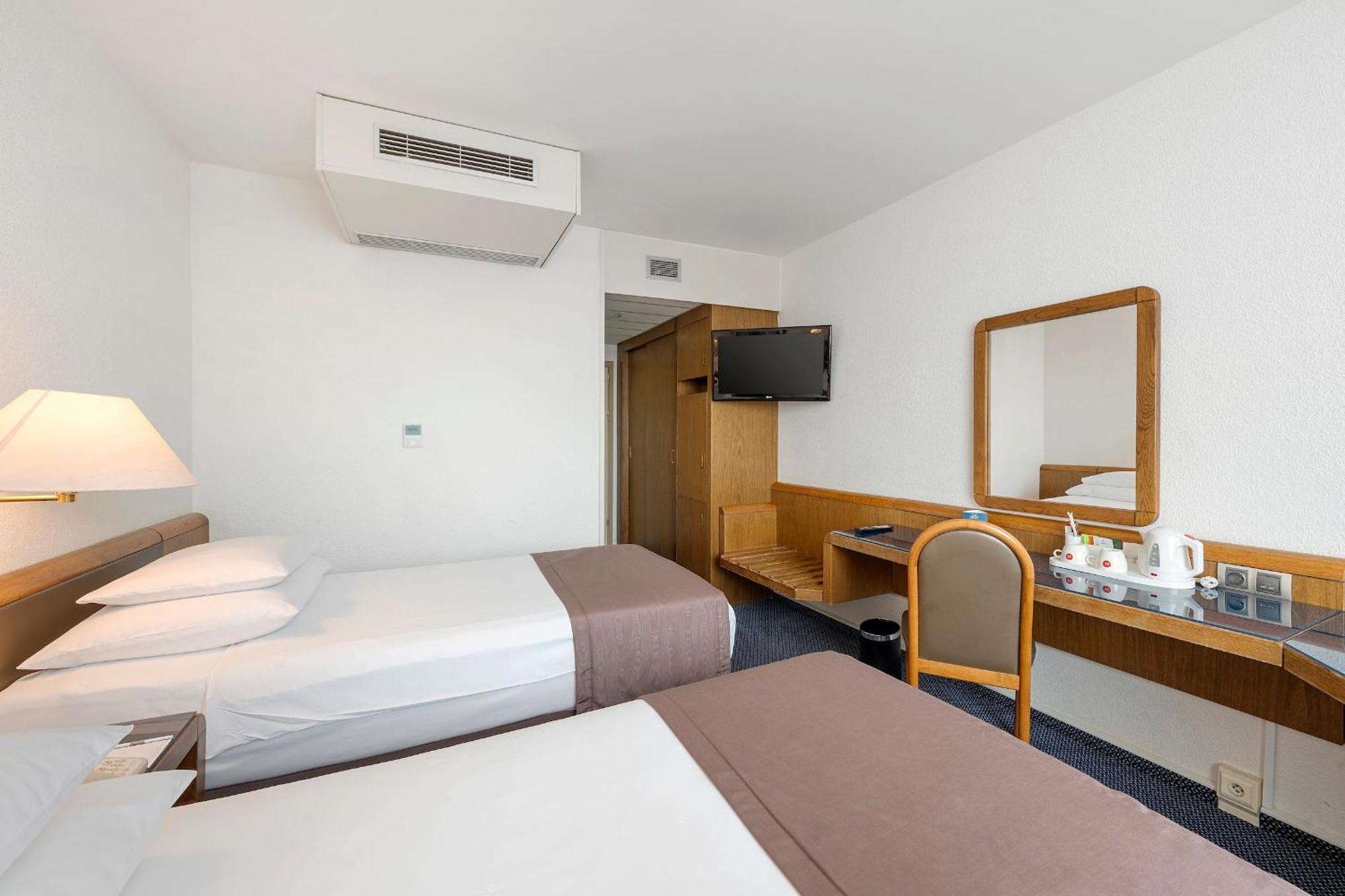 Classic Twin Room