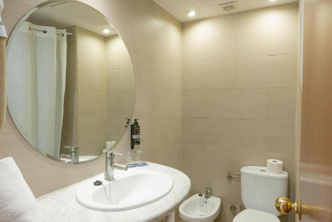 Essential Double Room with Pool view (3 Adults)