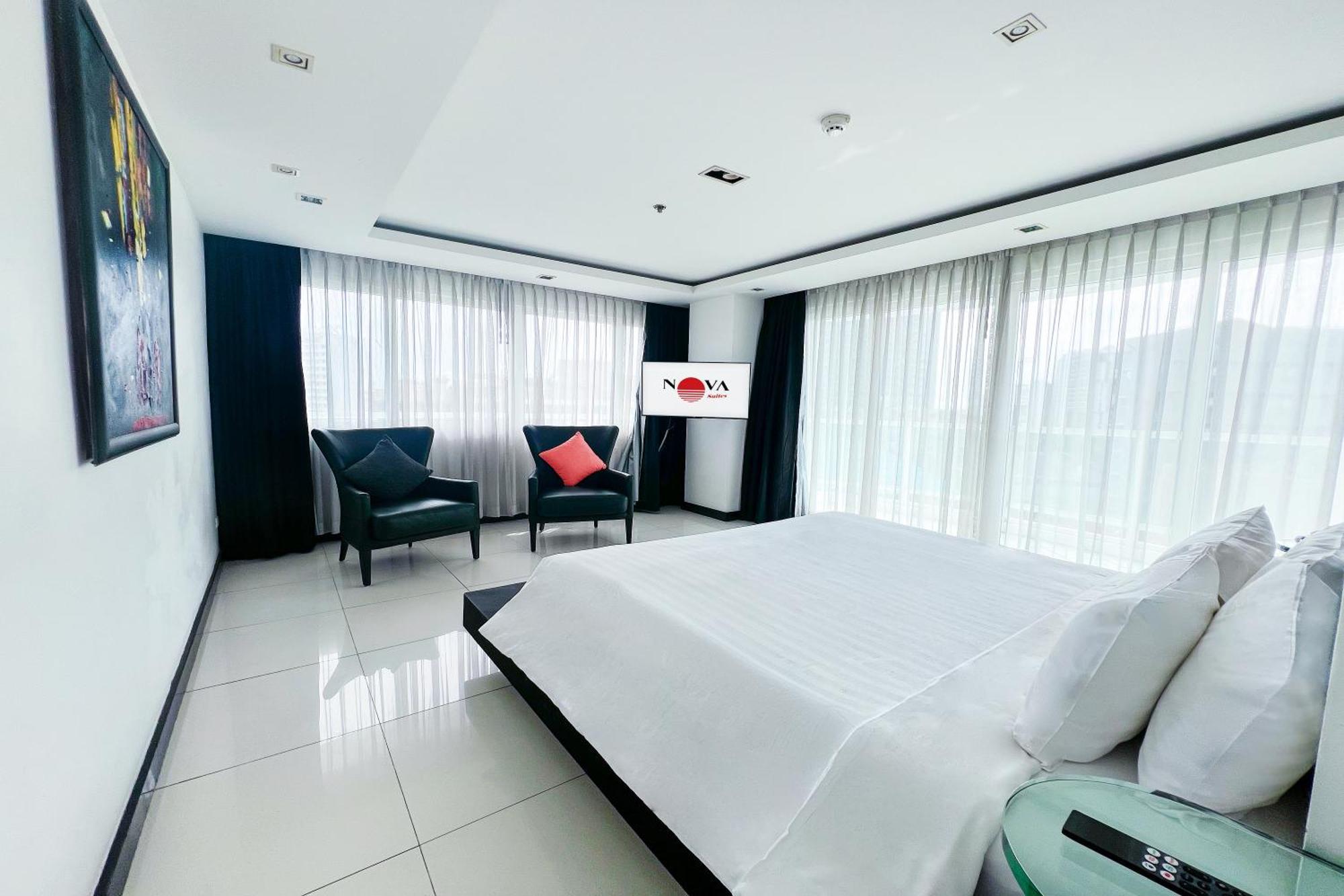 Three-Bedroom Suite with Large Balcony