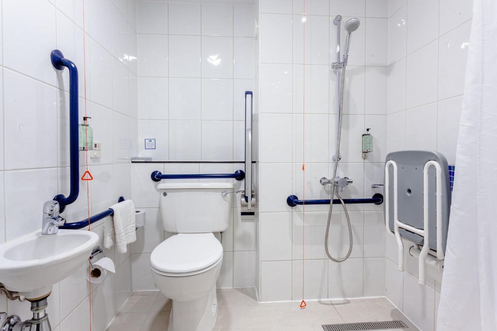 Standard Double Accessible Room with Free Hot Breakfast