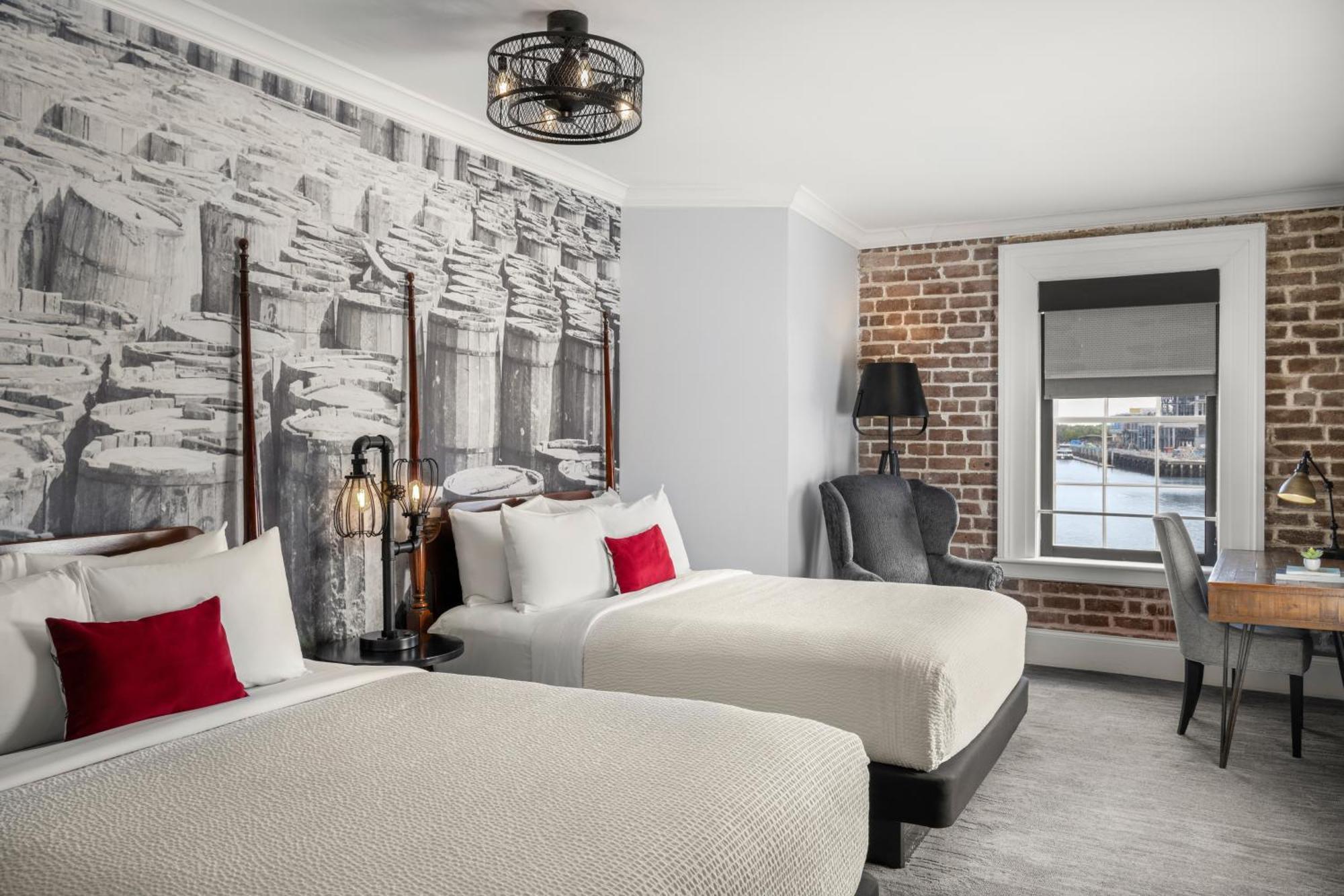 Queen Room with Two Queen Beds - Riverview