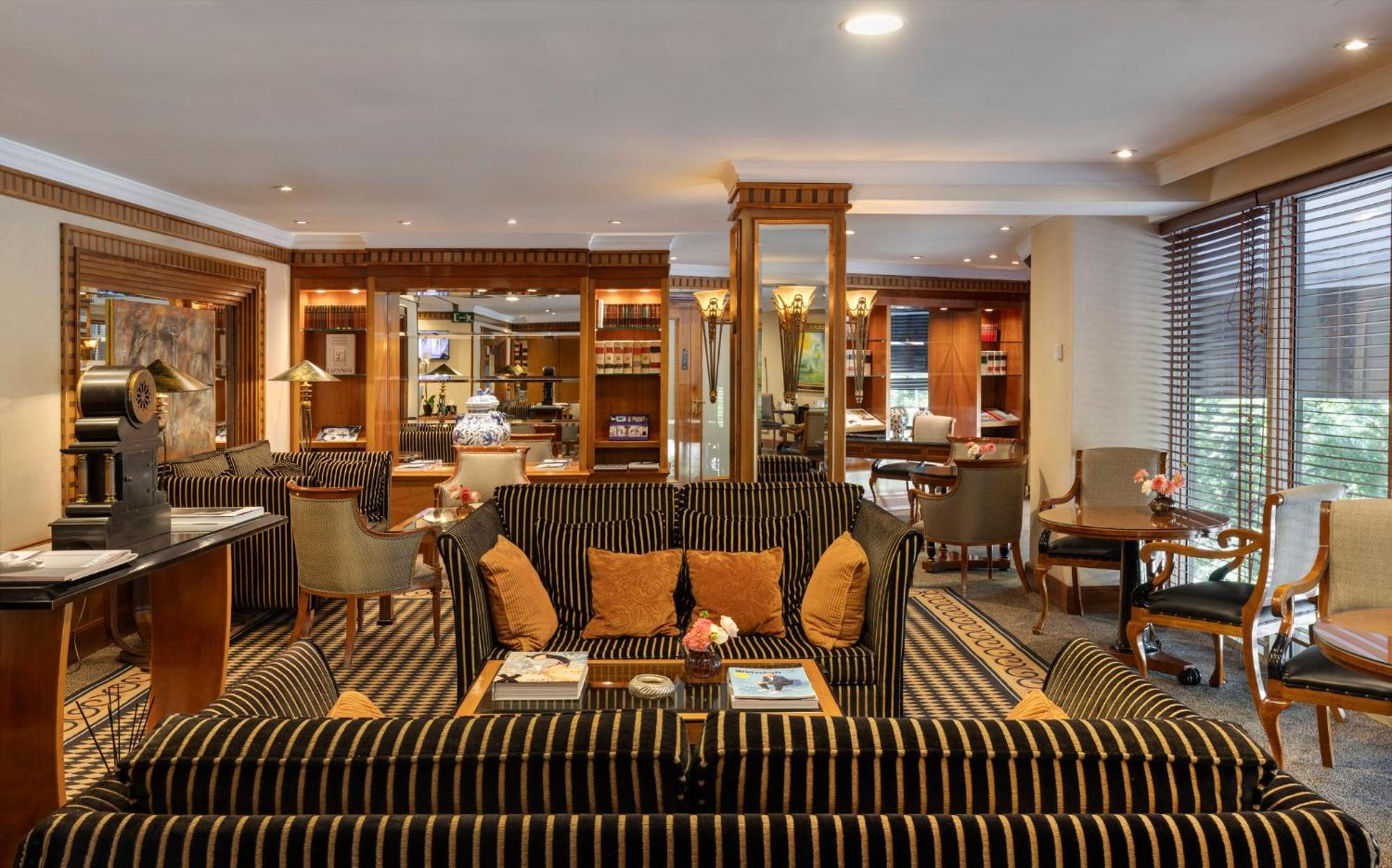 Premium King Club Room