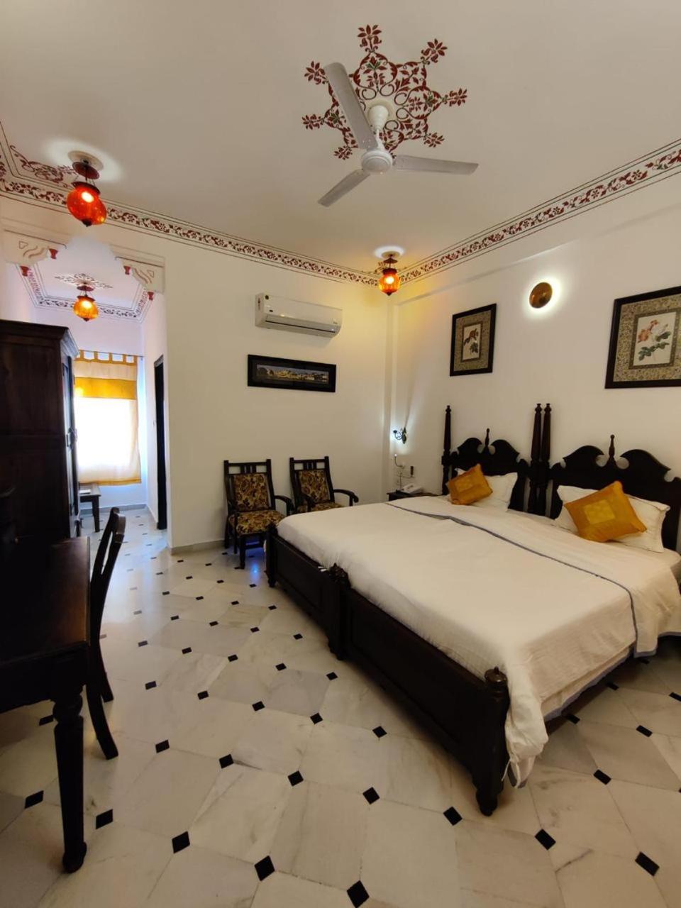 Deluxe Double or Twin Room Non lake Facing