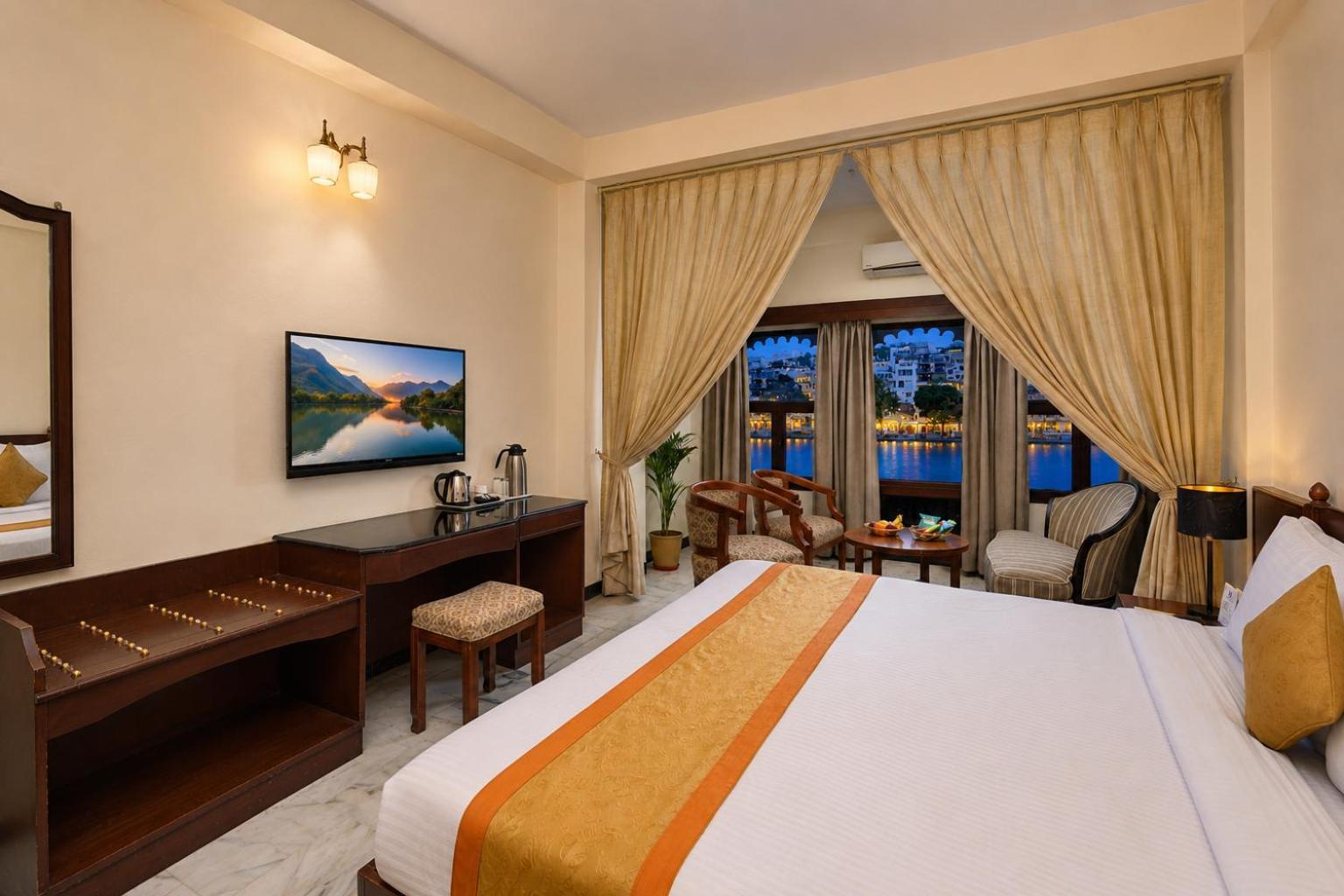 Superior Double or Twin Room with Lake View