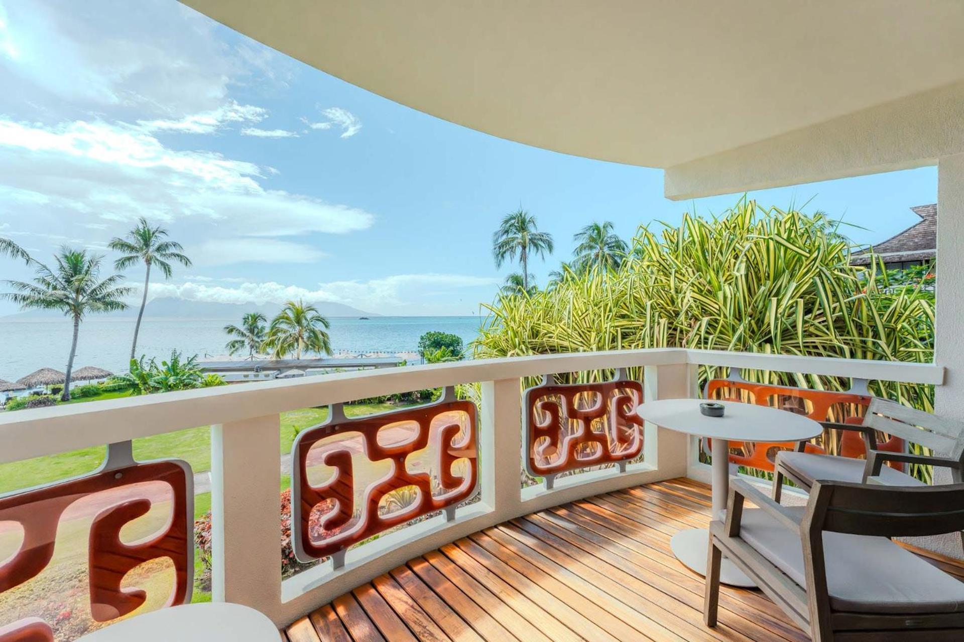 Premium Deluxe King Room with Ocean View