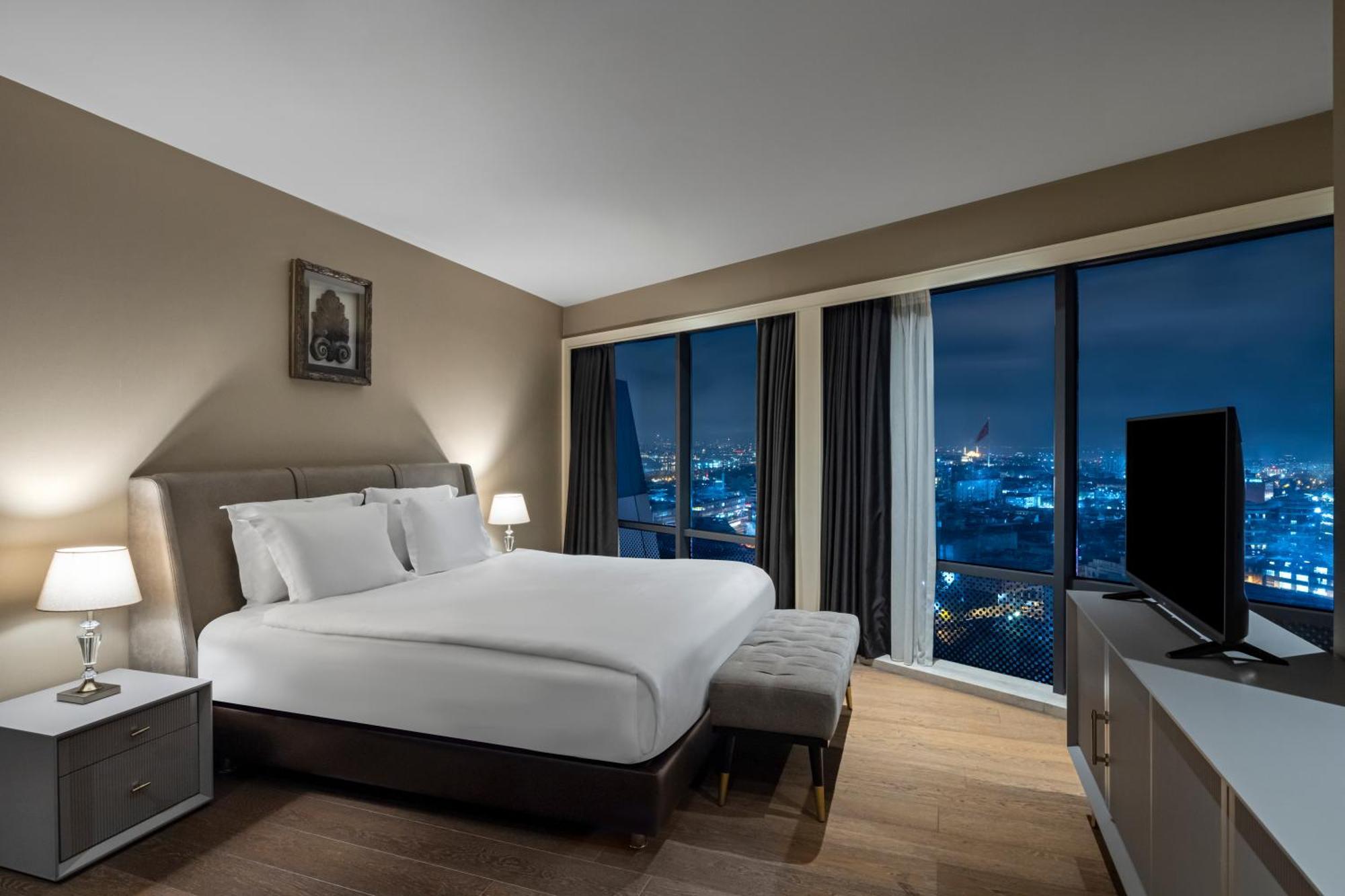 Corner Suite