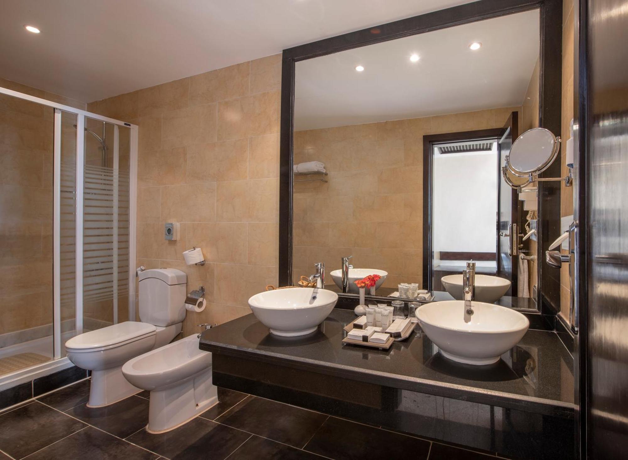 Junior Suite – West Bay (Adults Only +16+)
