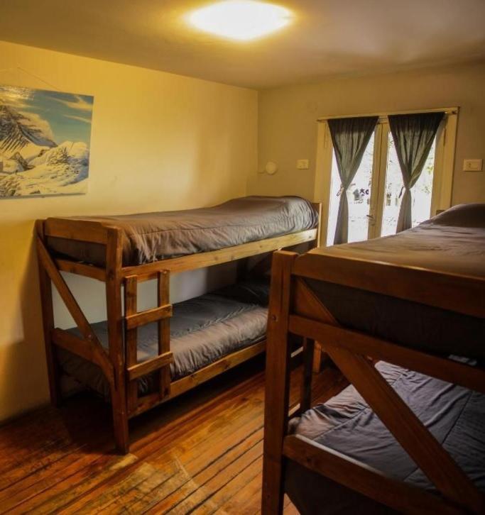 Basic Triple Room with Shared Bathroom
