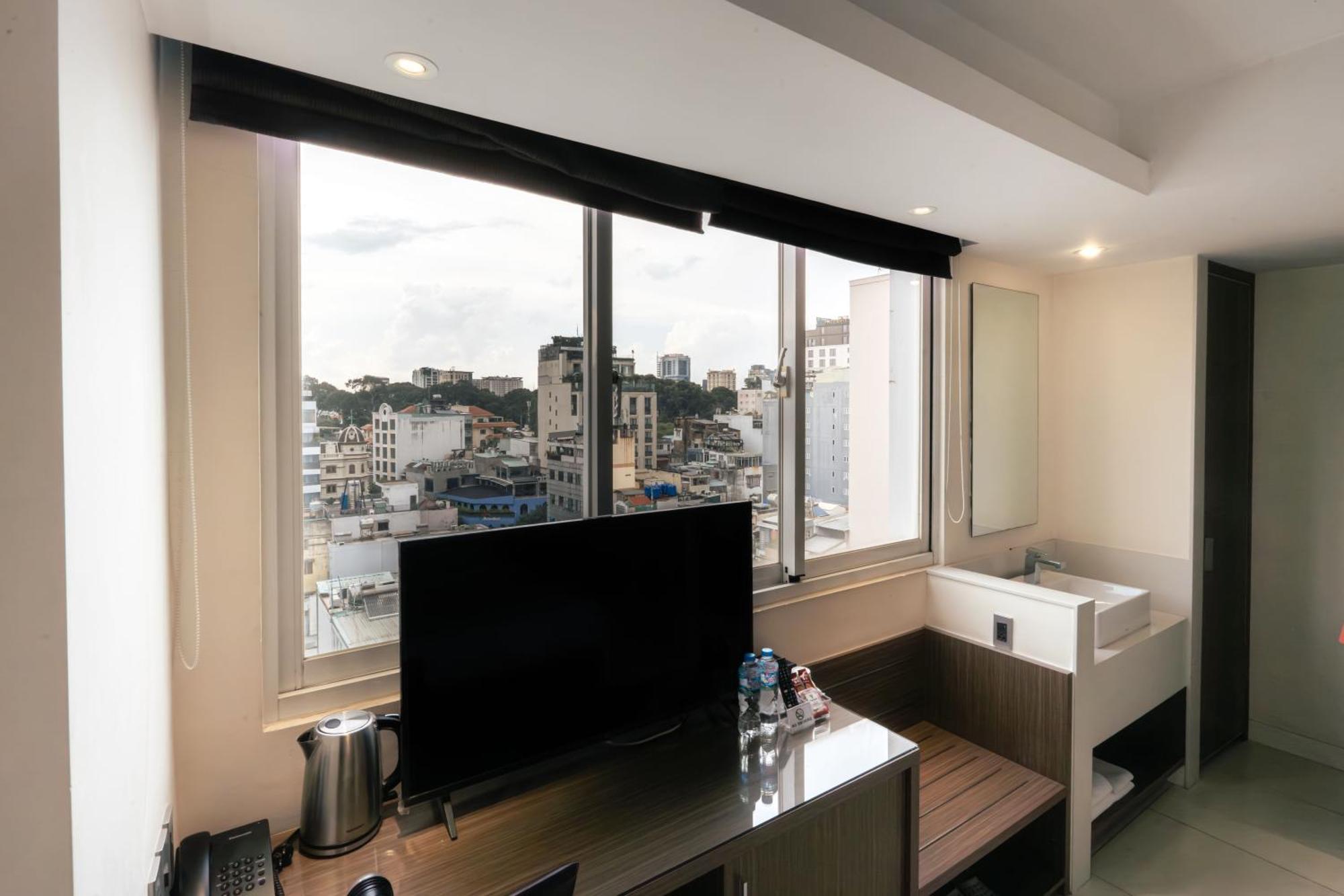 Premier Queen Room With Window