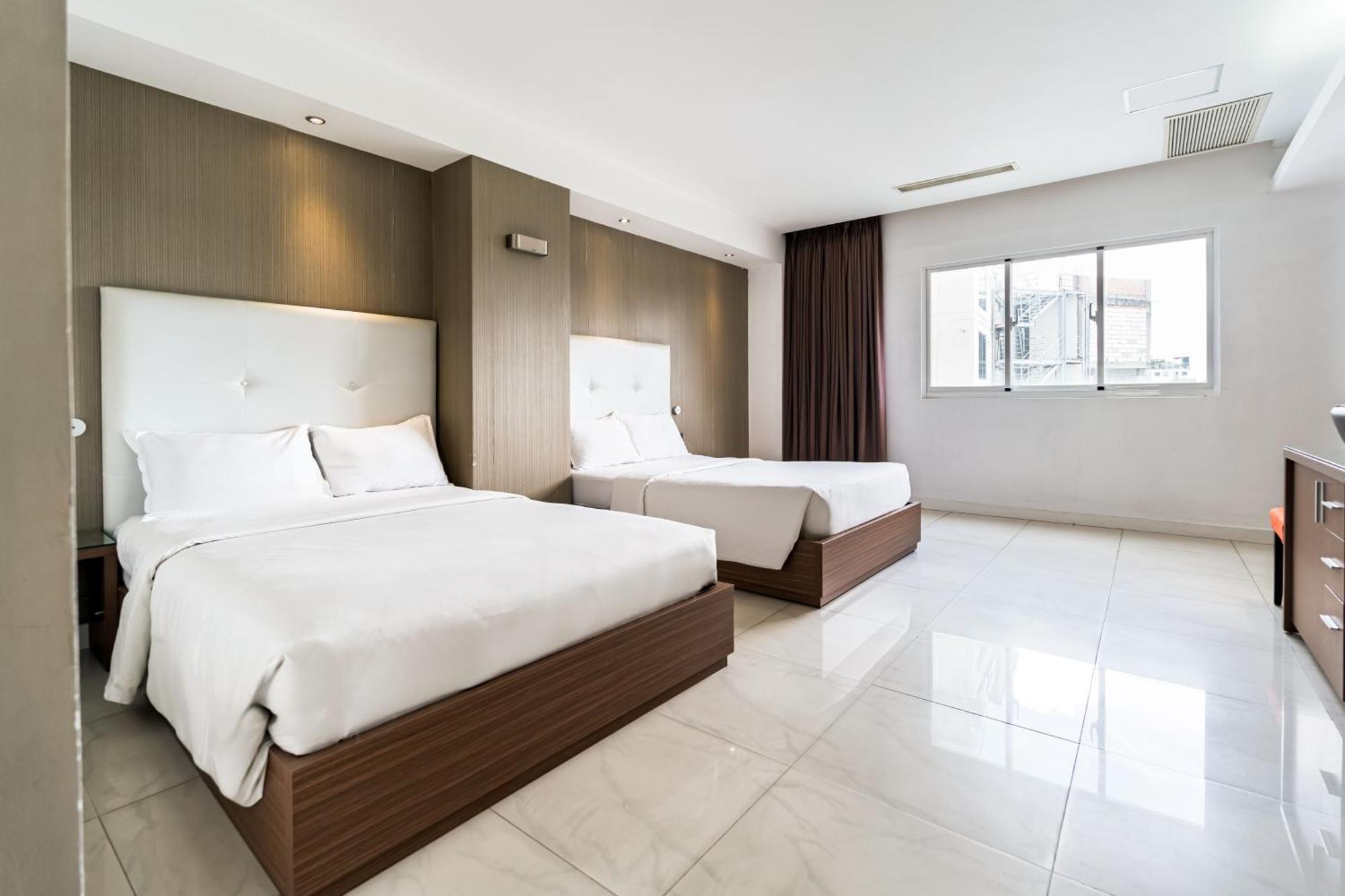 Deluxe Family Room