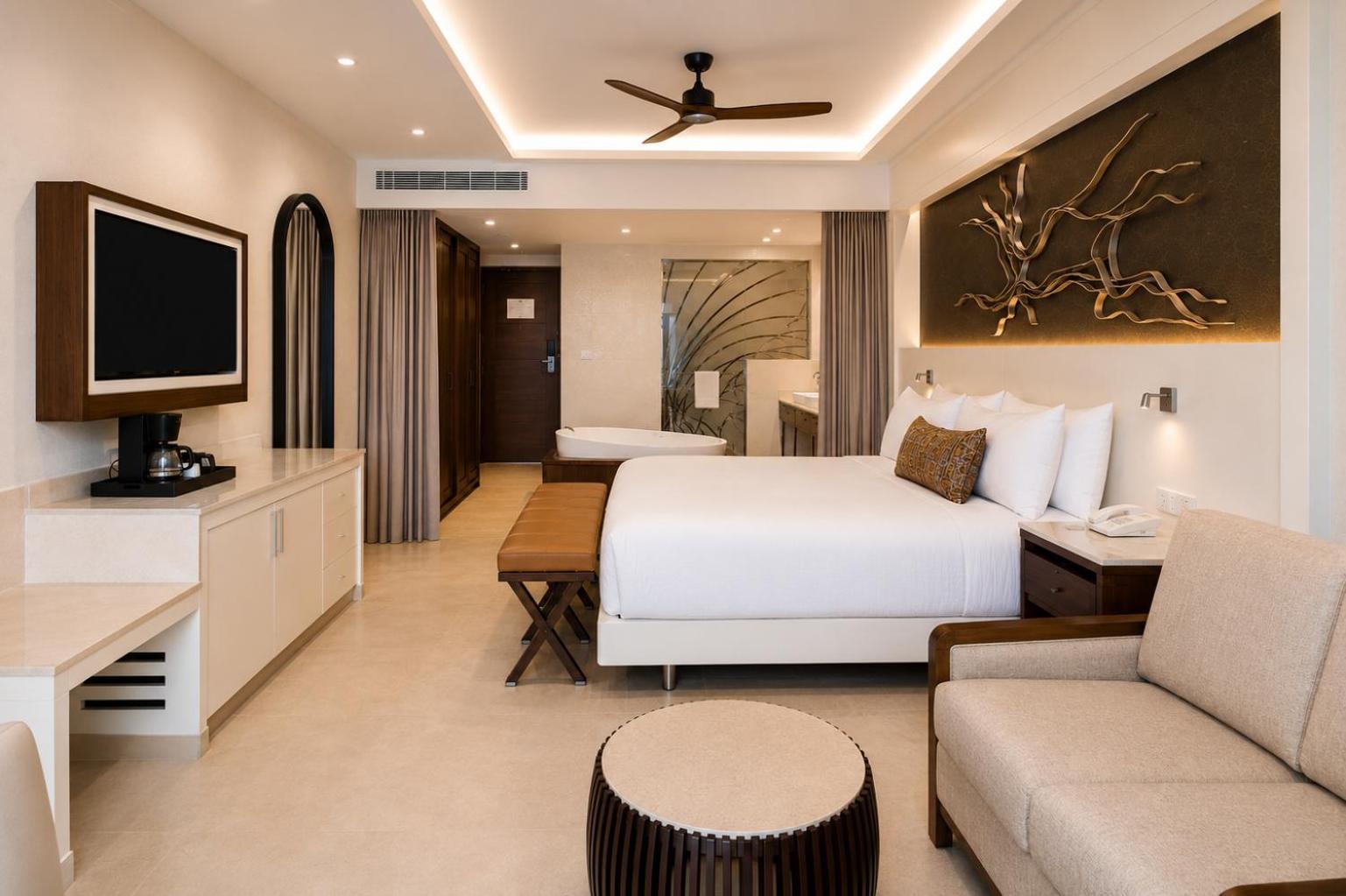 Luxury Family Suite ocean view Diamond Club