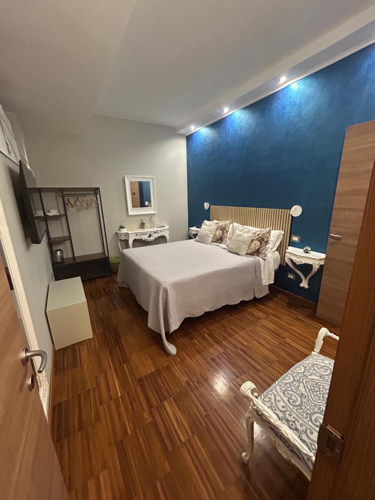 Large Double or Twin Room