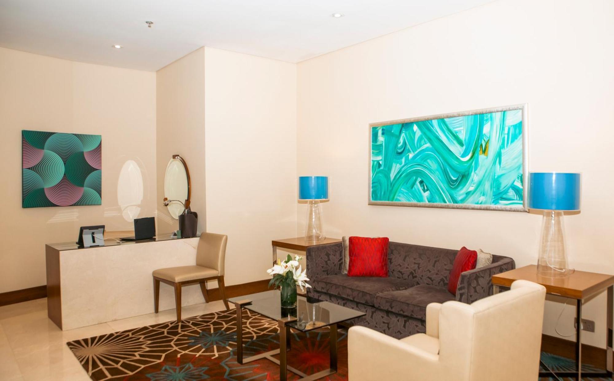 Junior King Suite with City View and Club Lounge Access