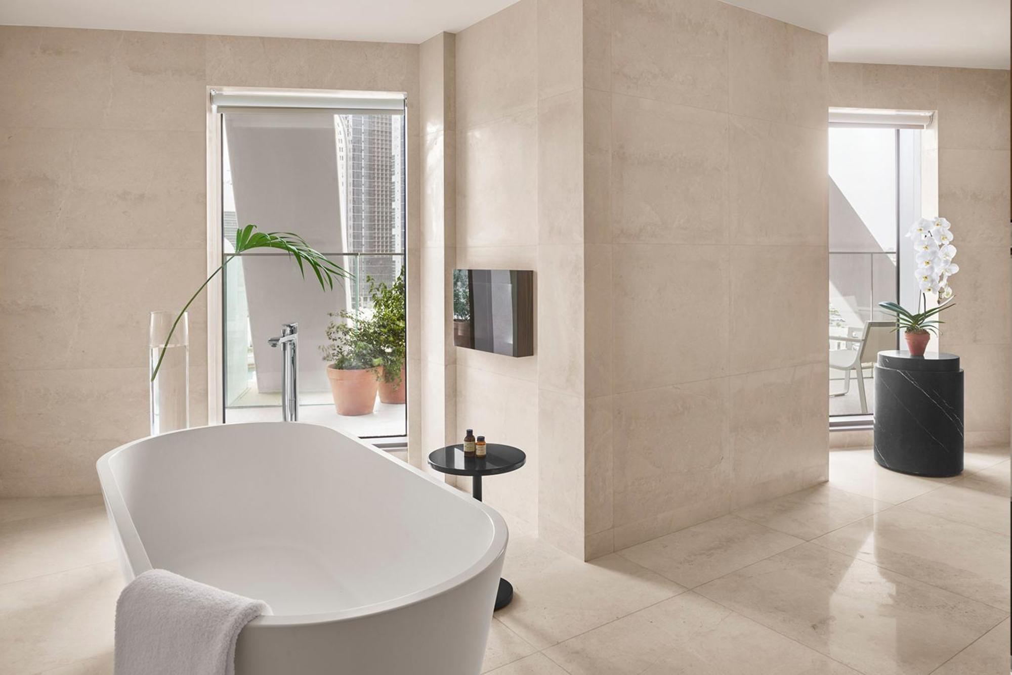 3 Bedroom Penthouse Suite, Marina view, Terrace
