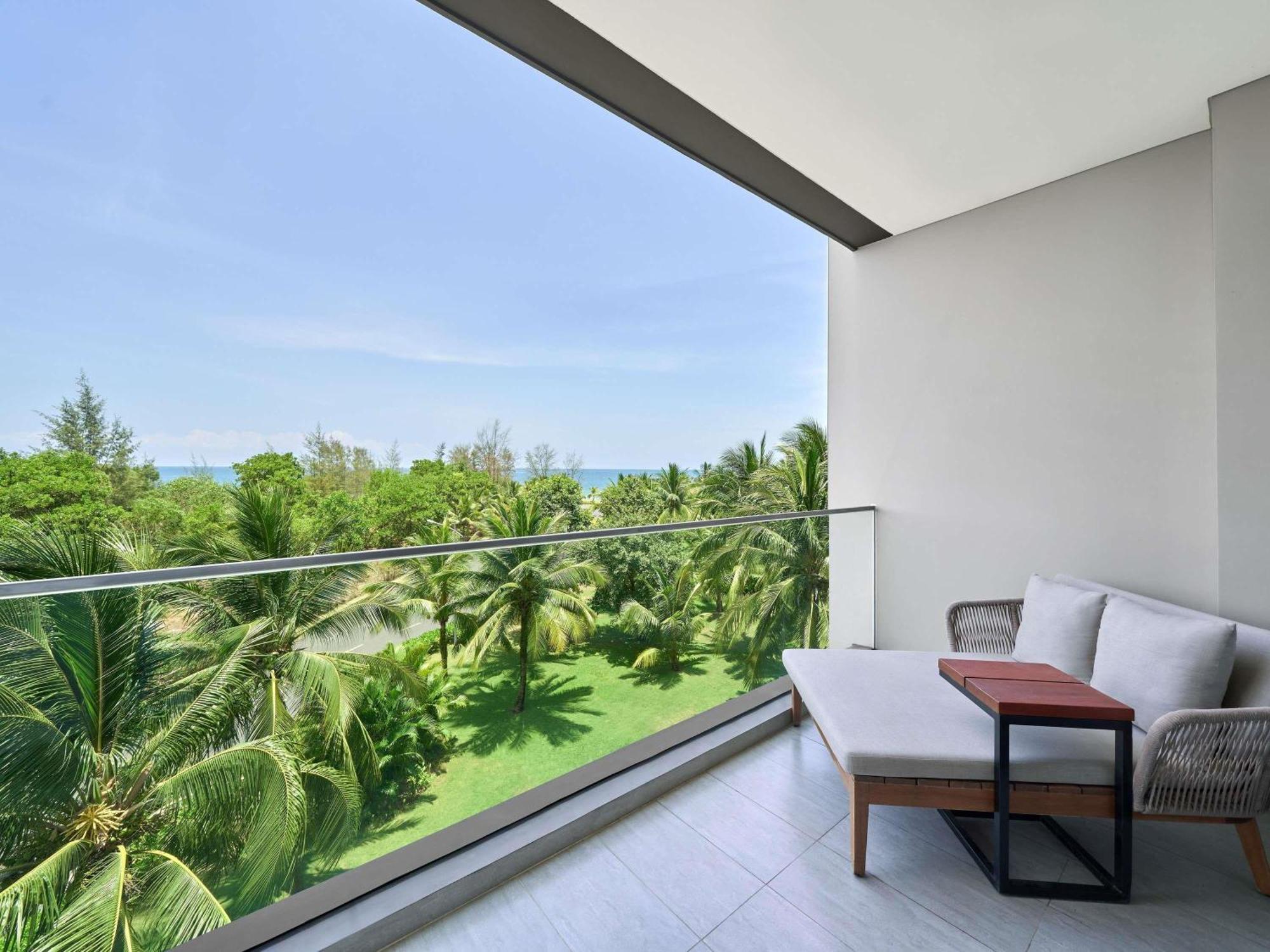 Deluxe Family Room with Balcony