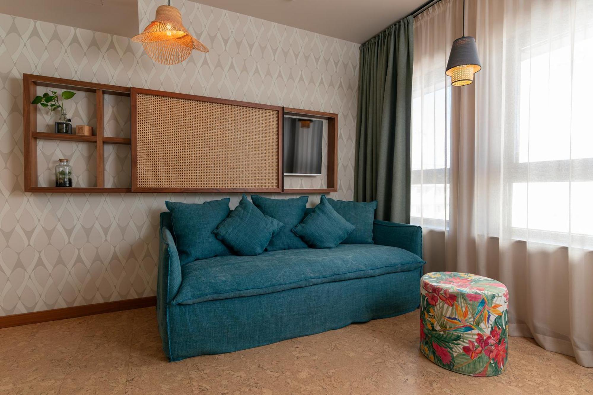 Deluxe Double Room (Roomy)