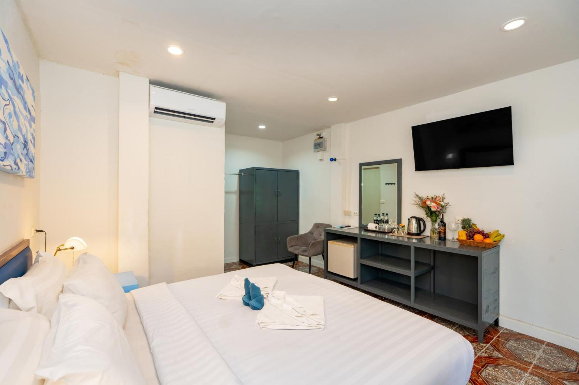Standard Double Room with Seaview