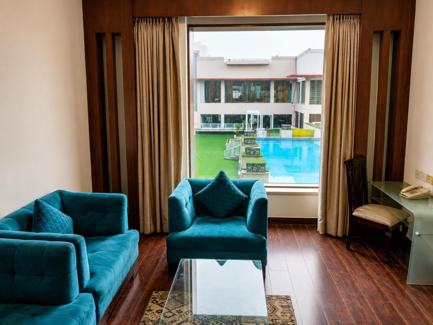 Junior Suite with Pool View